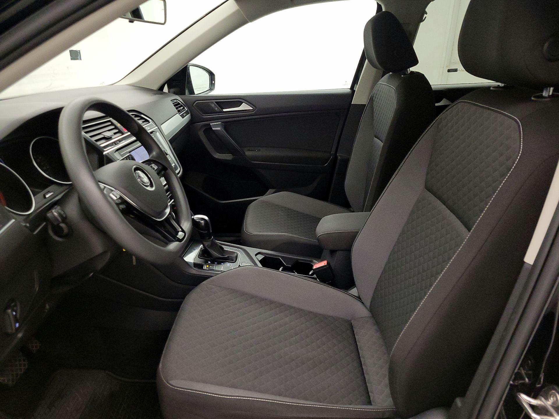 Thumbnail: 2021 Volkswagen Tiguan - 11