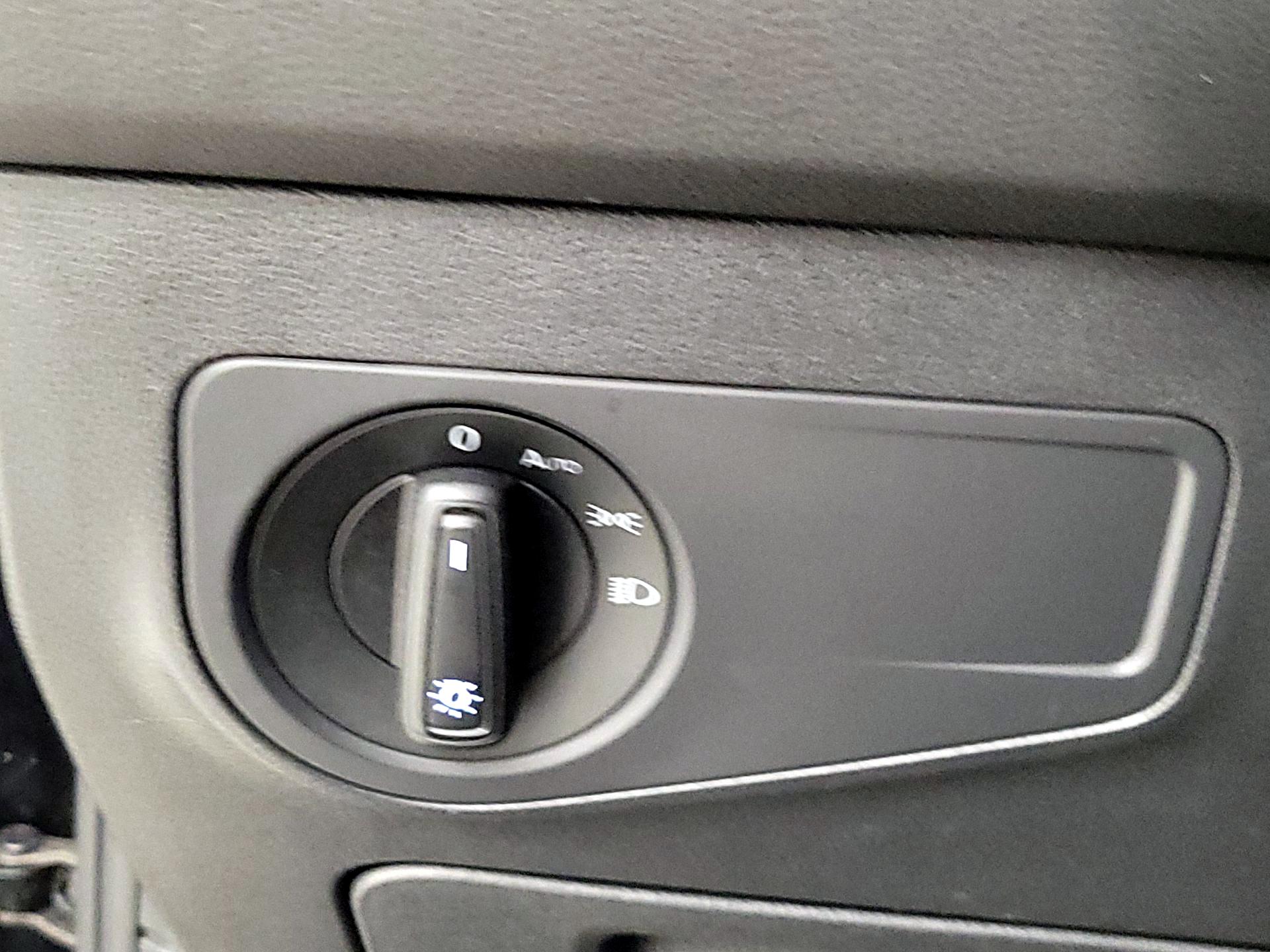 Thumbnail: 2021 Volkswagen Tiguan - 13