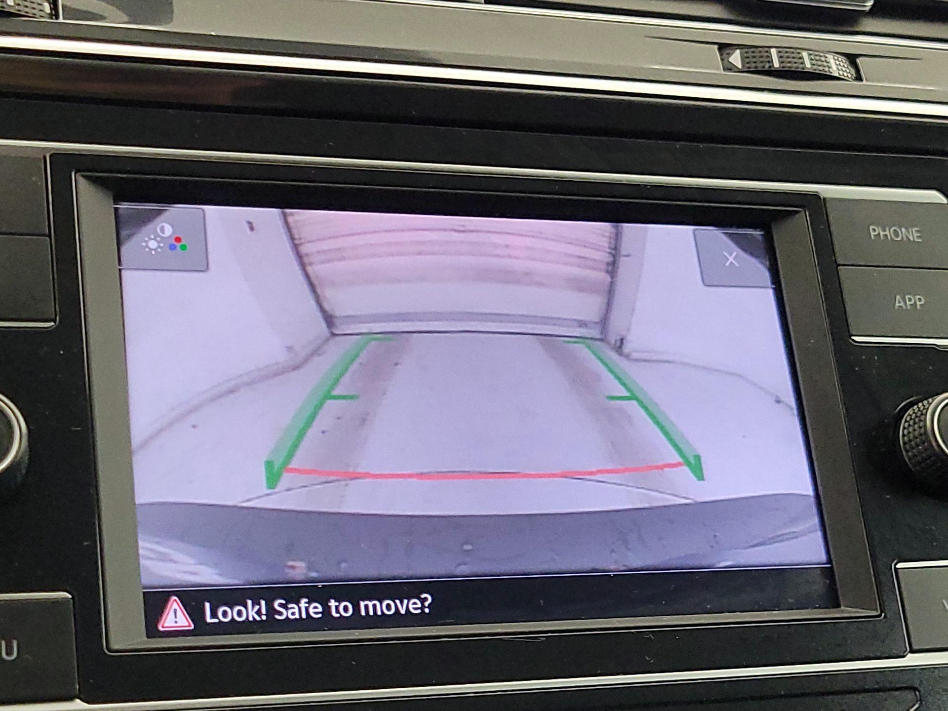 Thumbnail: 2021 Volkswagen Tiguan - 14