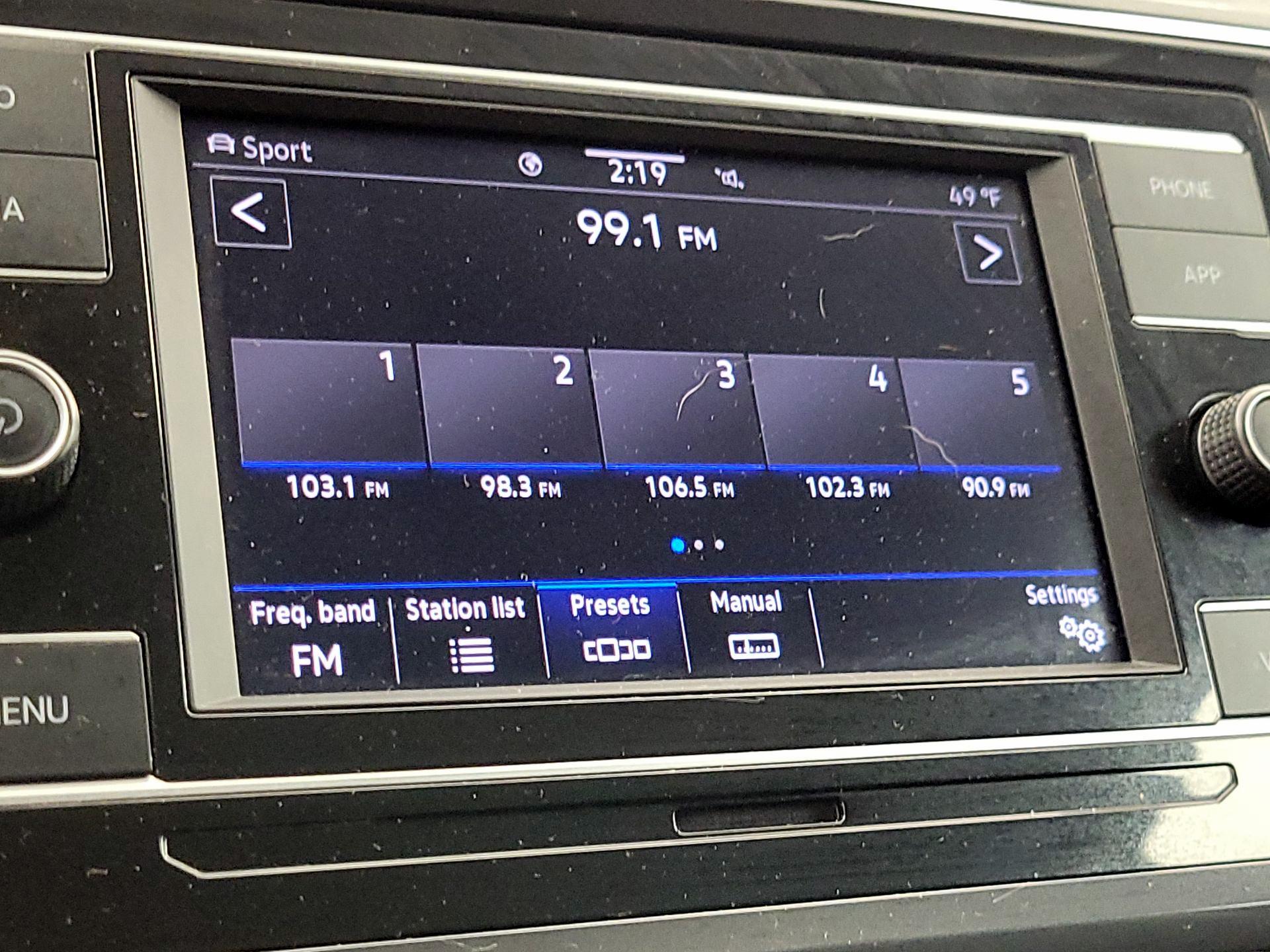 Thumbnail: 2021 Volkswagen Tiguan - 15