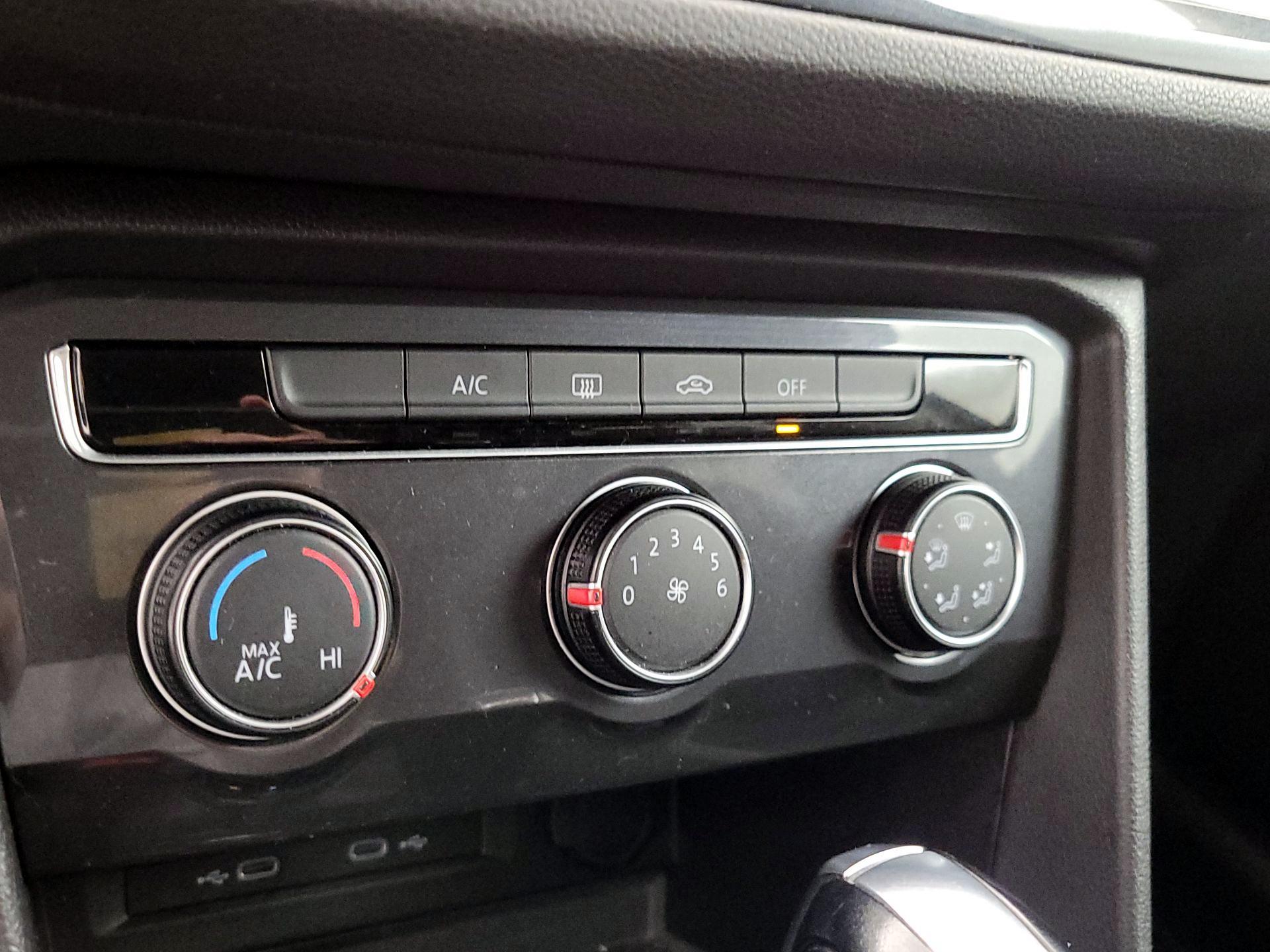 Thumbnail: 2021 Volkswagen Tiguan - 16