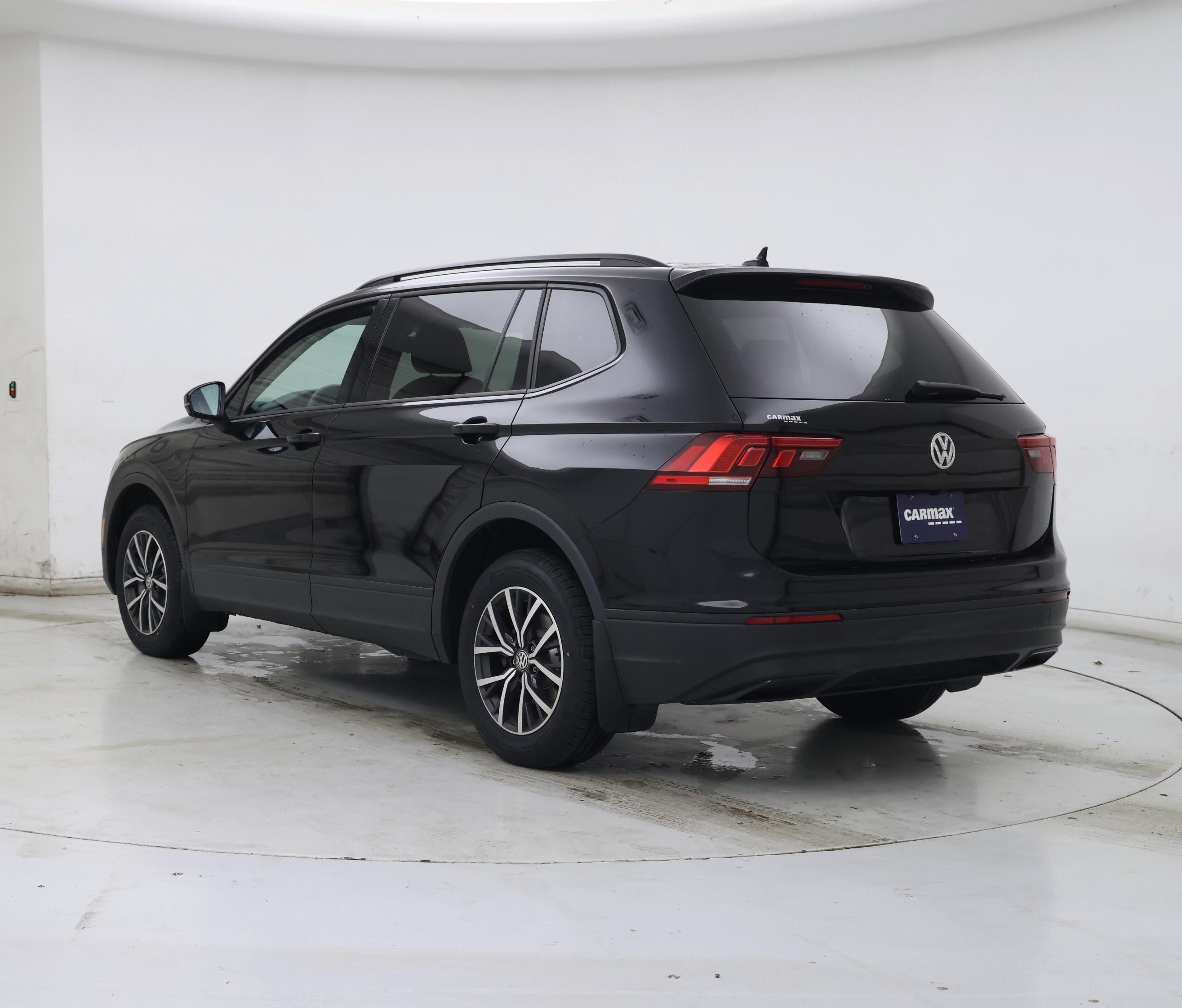 Thumbnail: 2021 Volkswagen Tiguan - 2