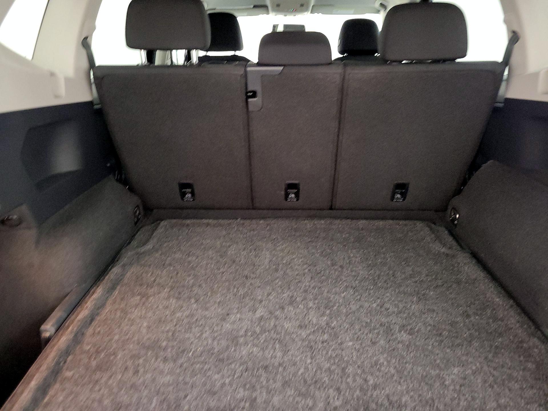 Thumbnail: 2021 Volkswagen Tiguan - 20