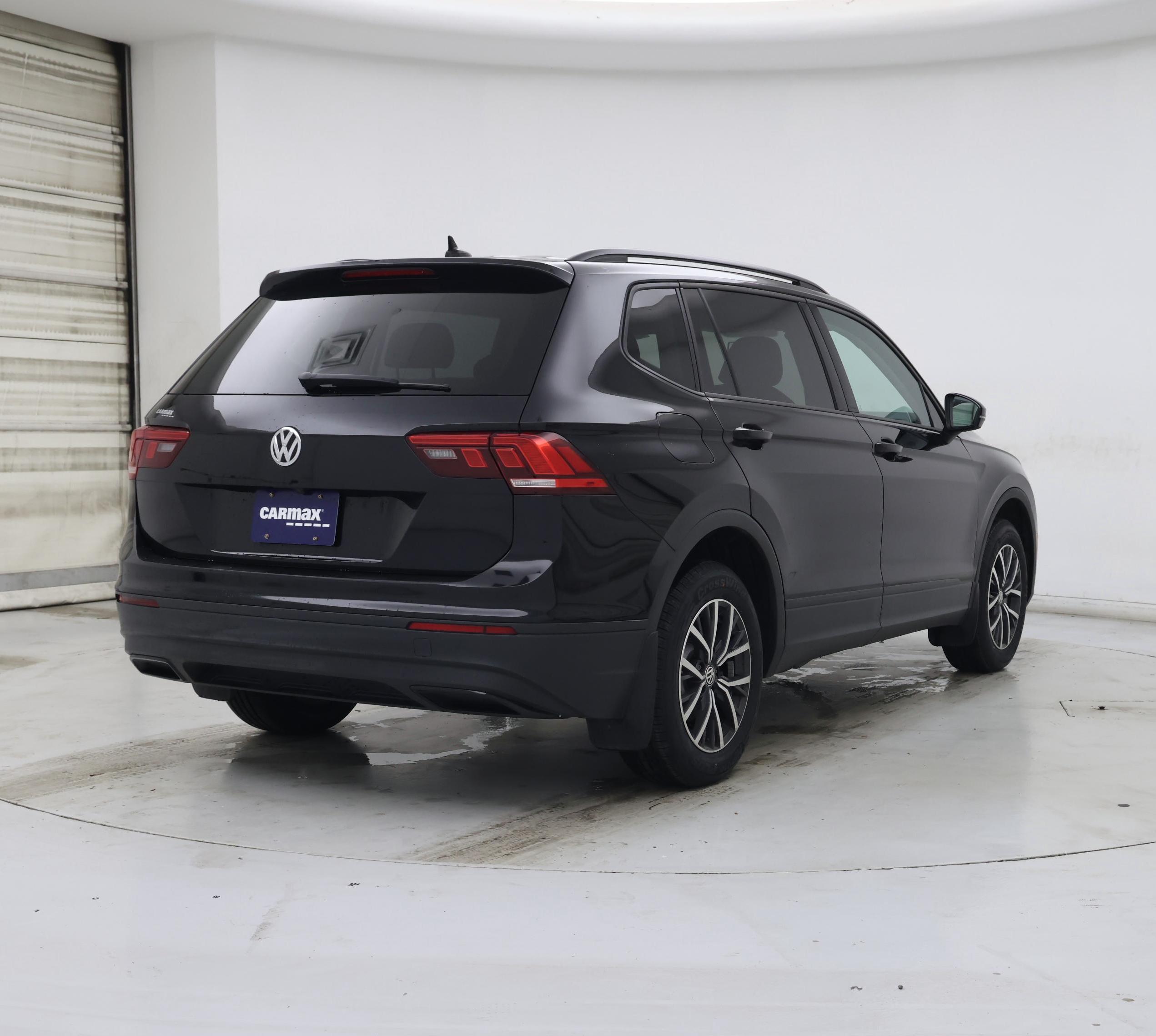 Thumbnail: 2021 Volkswagen Tiguan - 8