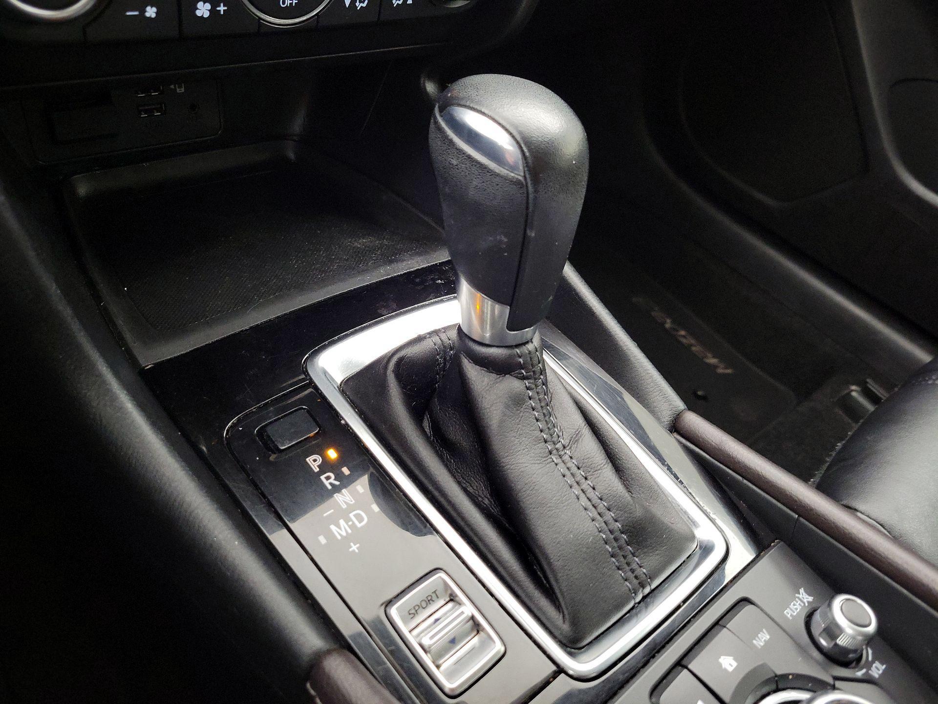 Thumbnail: 2017 Mazda Mazda3 - 17