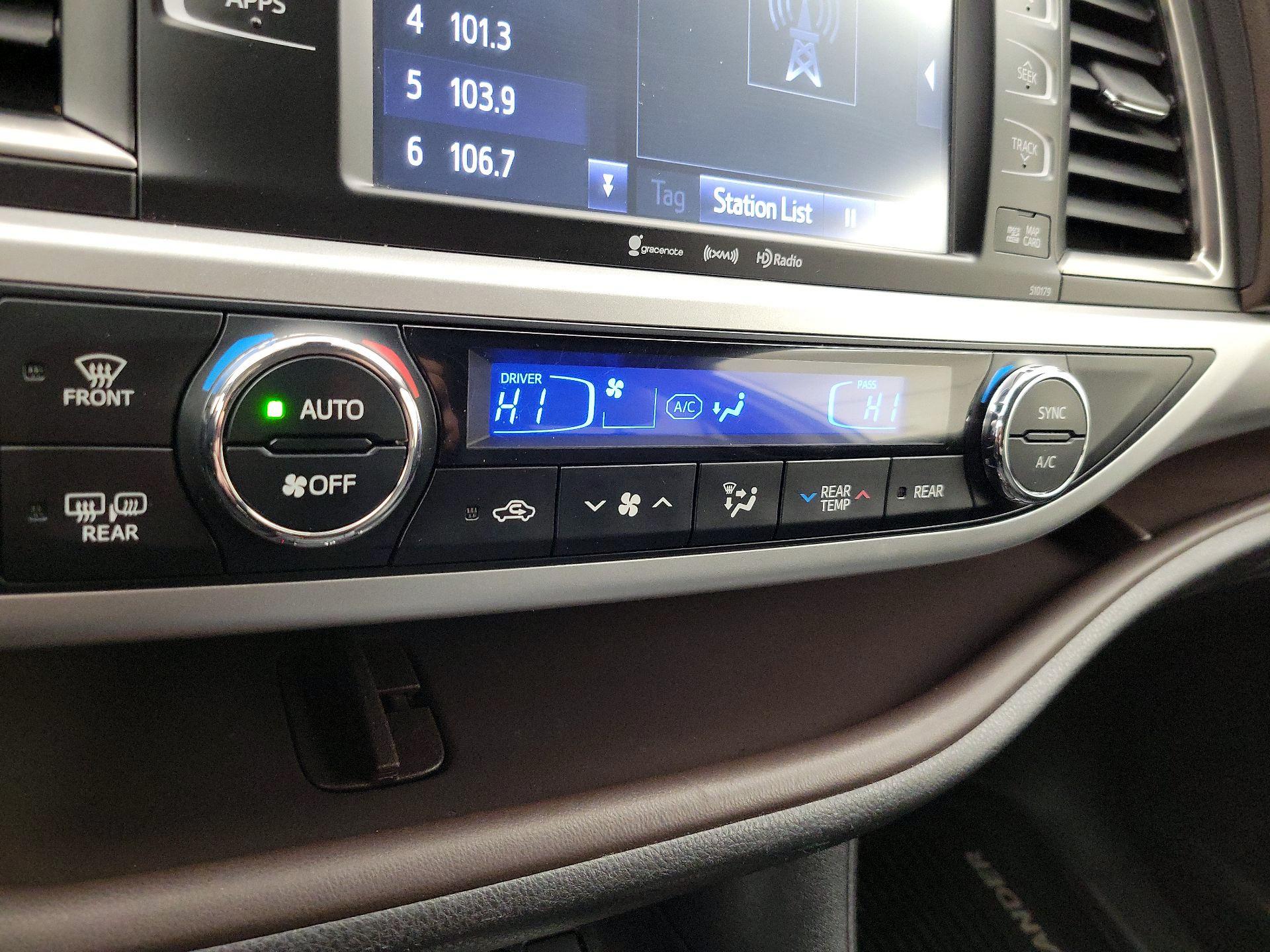 Thumbnail: 2018 Toyota Highlander - 17