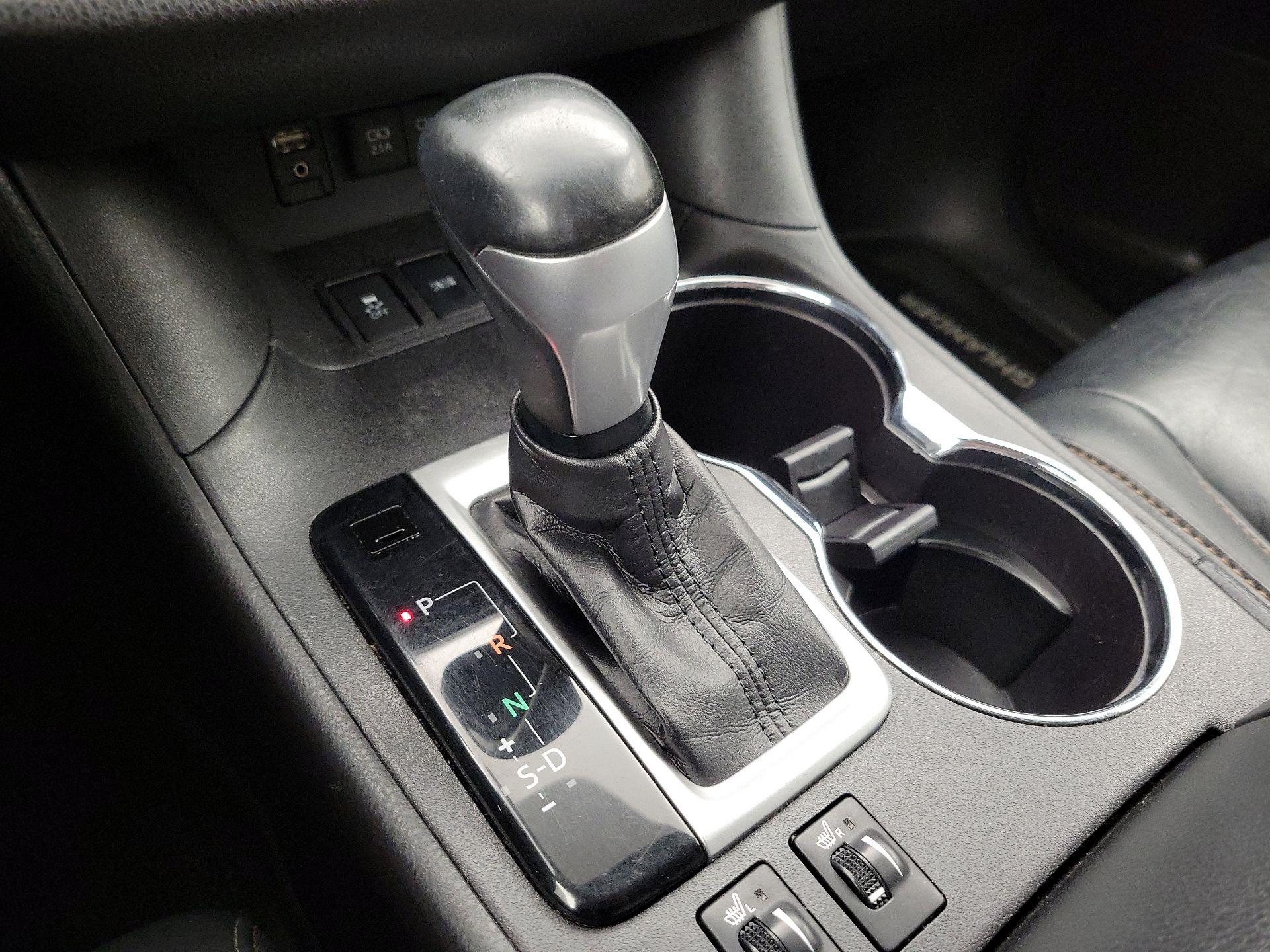 Thumbnail: 2018 Toyota Highlander - 18