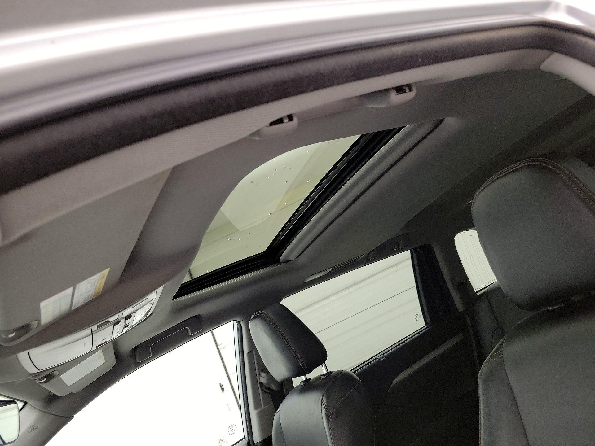 Thumbnail: 2018 Toyota Highlander - 20