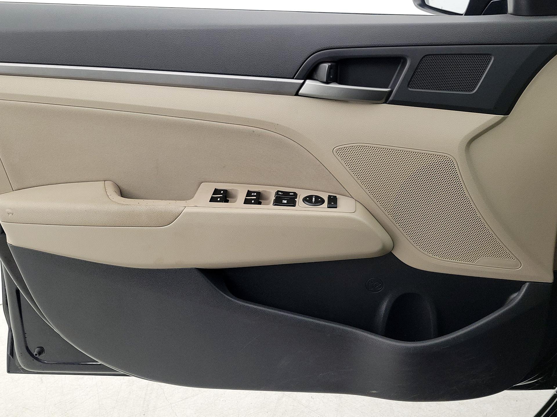 Thumbnail: 2018 Hyundai Elantra - 12