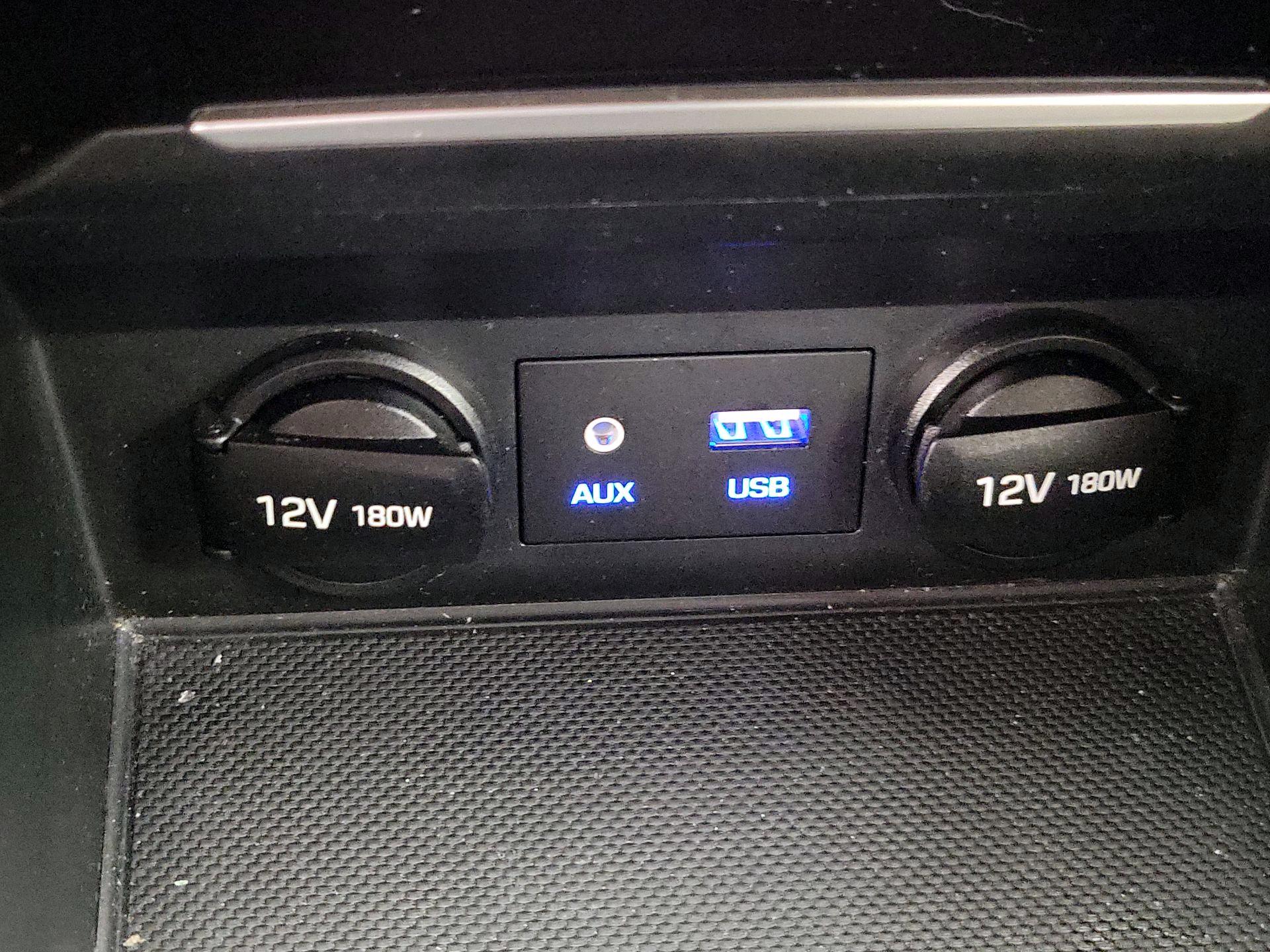 Thumbnail: 2018 Hyundai Elantra - 18