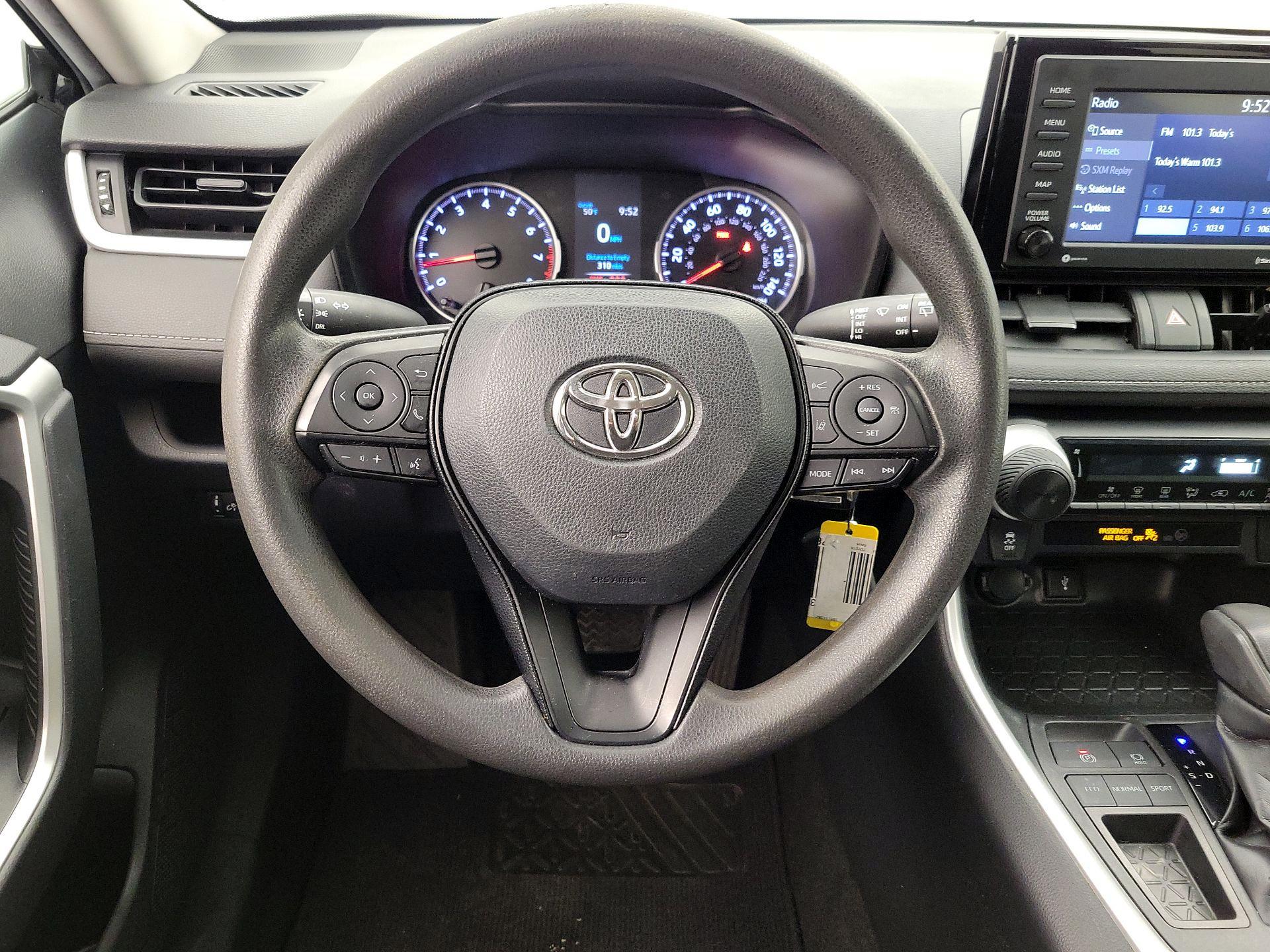 Thumbnail: 2020 Toyota RAV4 - 10