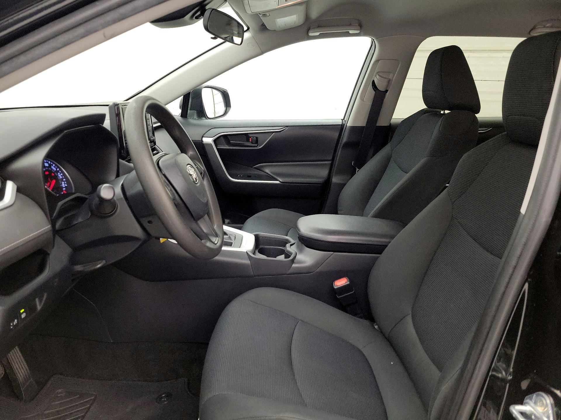 Thumbnail: 2020 Toyota RAV4 - 11