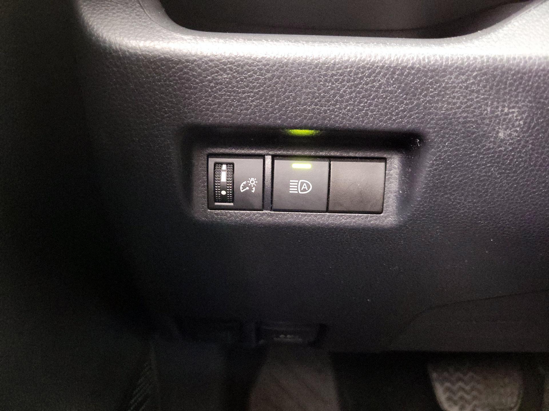 Thumbnail: 2020 Toyota RAV4 - 13