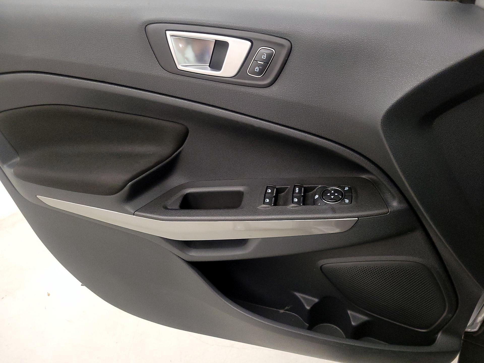 Thumbnail: 2018 Ford EcoSport - 12