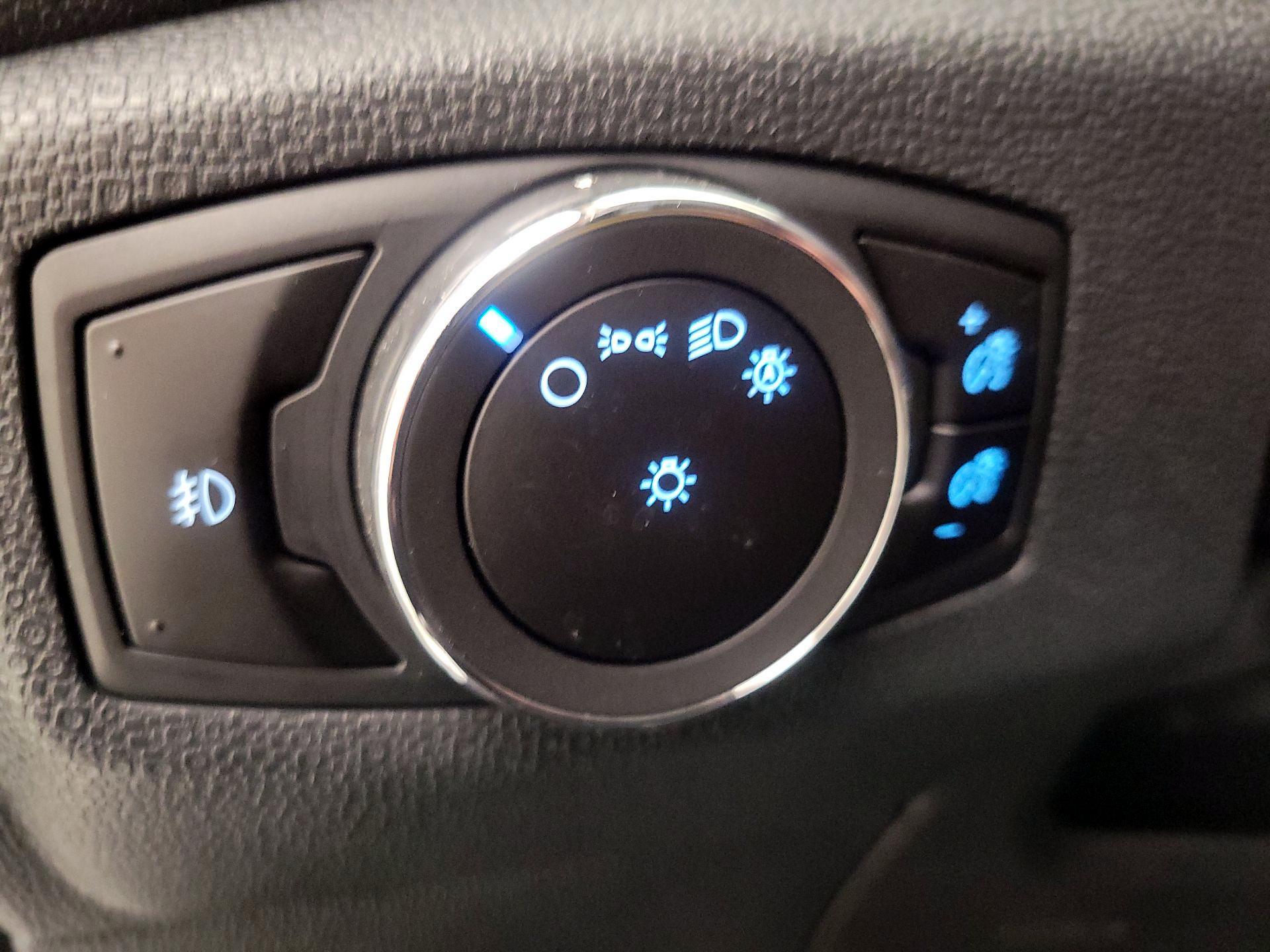 Thumbnail: 2018 Ford EcoSport - 13