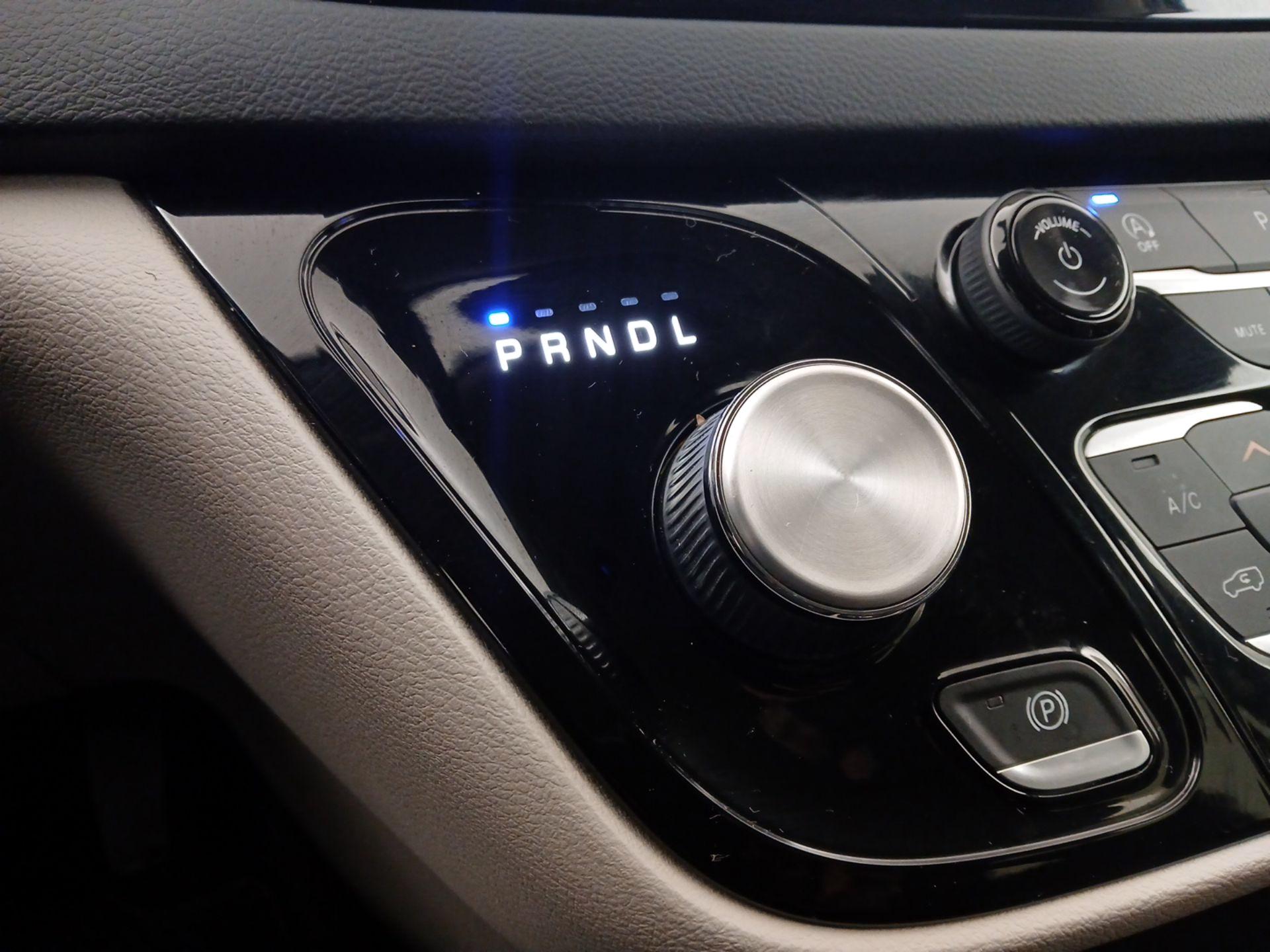 Thumbnail: 2020 Chrysler Pacifica - 17