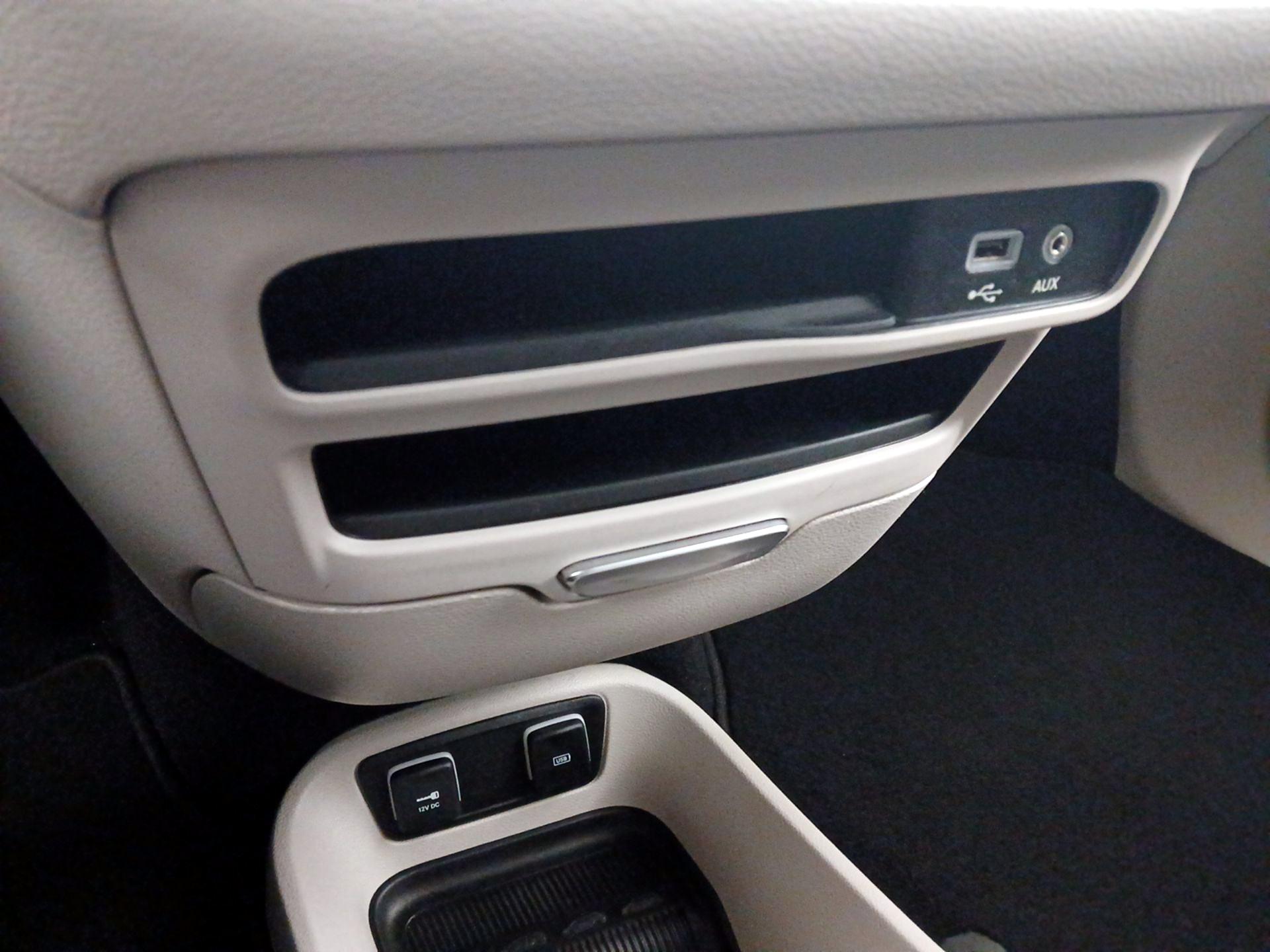 Thumbnail: 2020 Chrysler Pacifica - 18