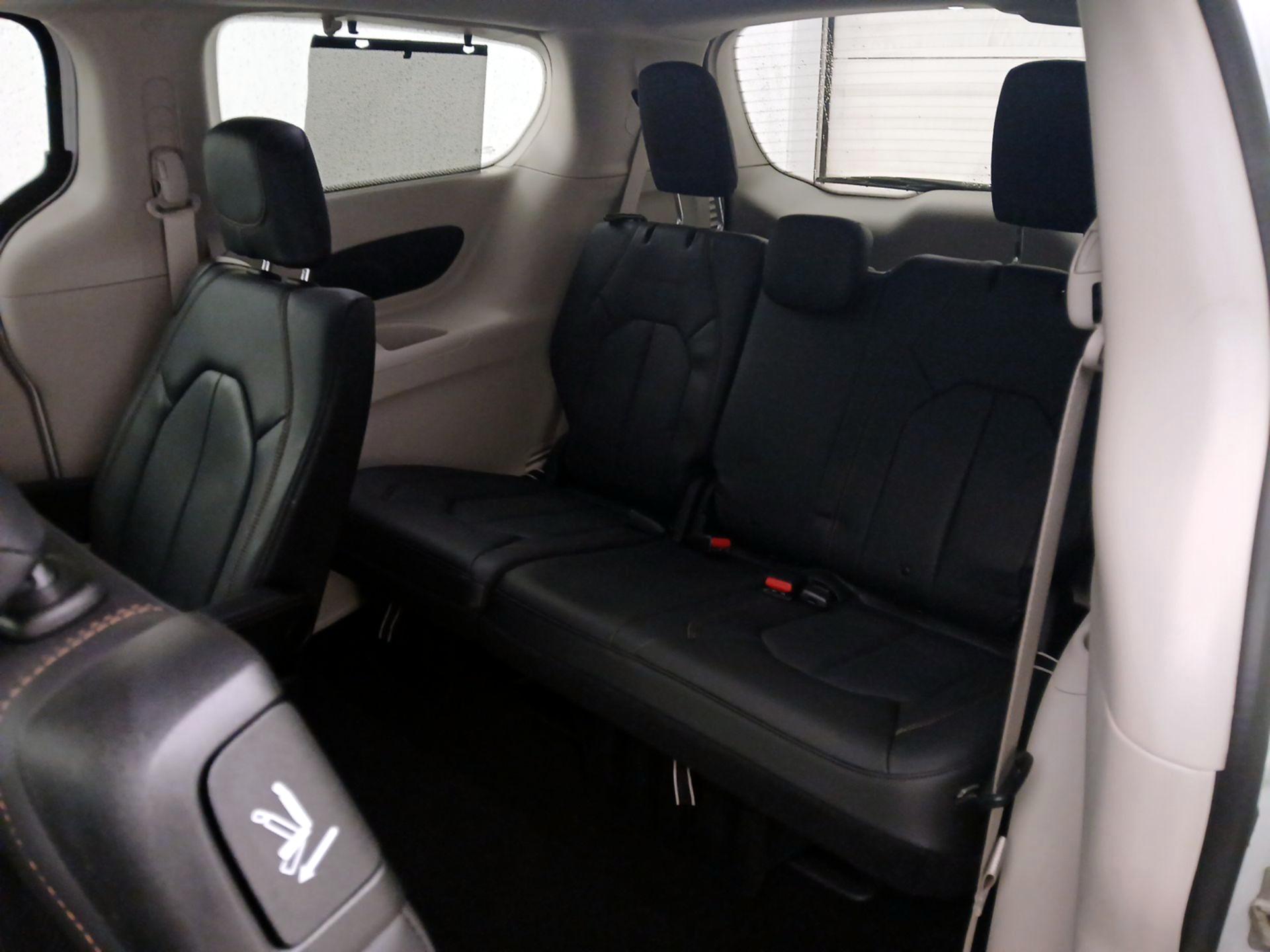 Thumbnail: 2020 Chrysler Pacifica - 20