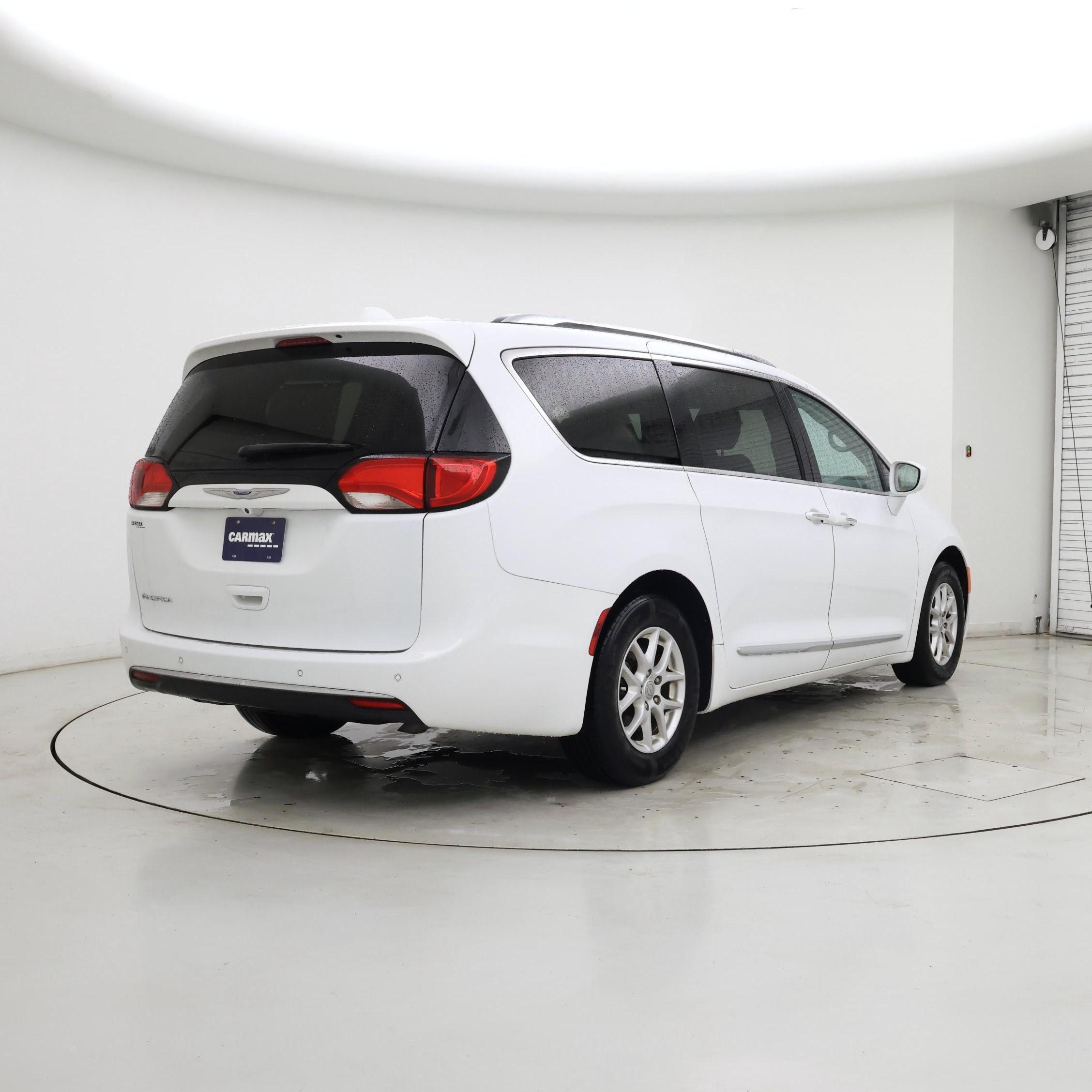 Thumbnail: 2020 Chrysler Pacifica - 8