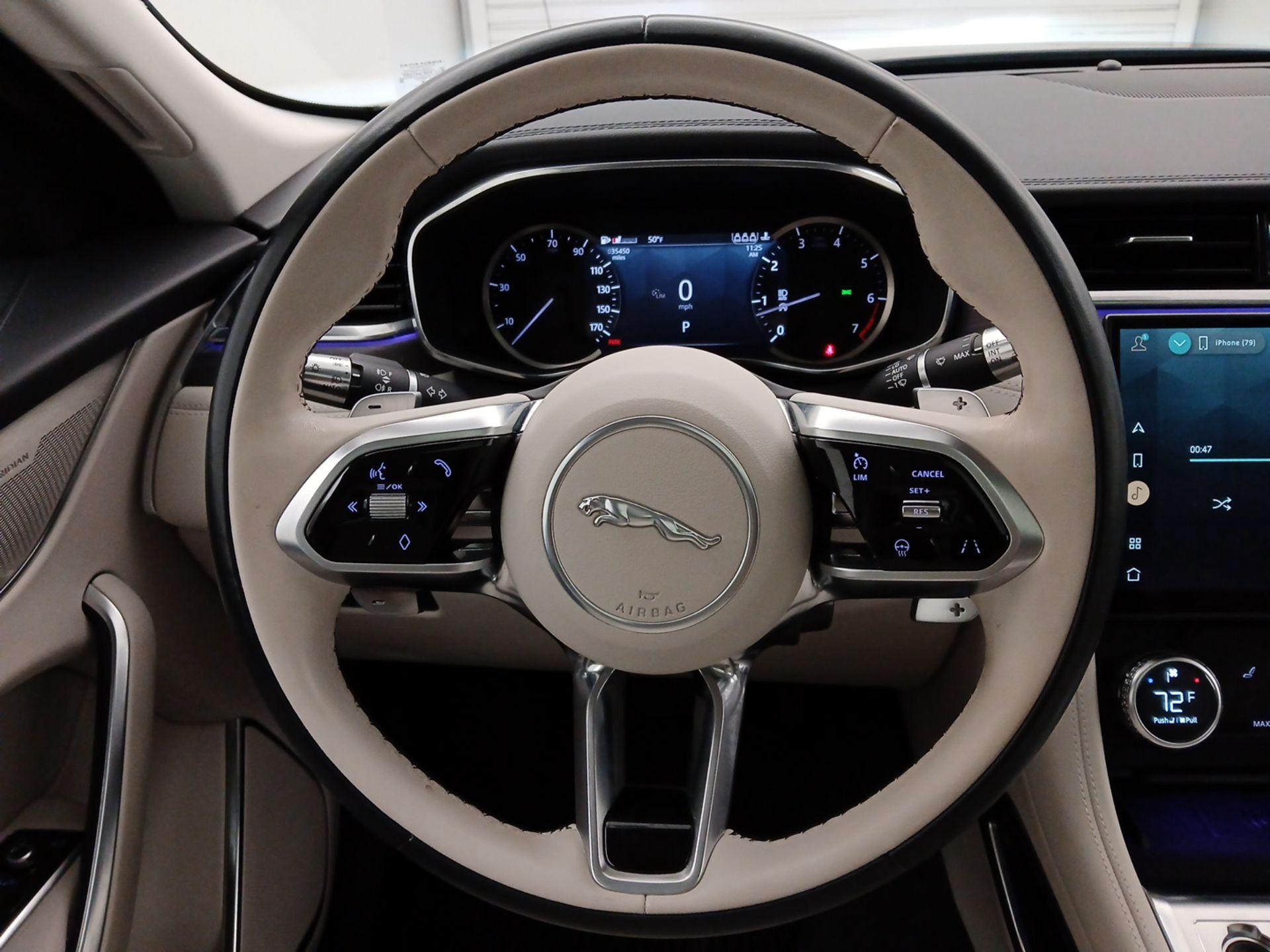 Thumbnail: 2022 Jaguar F-Pace - 10