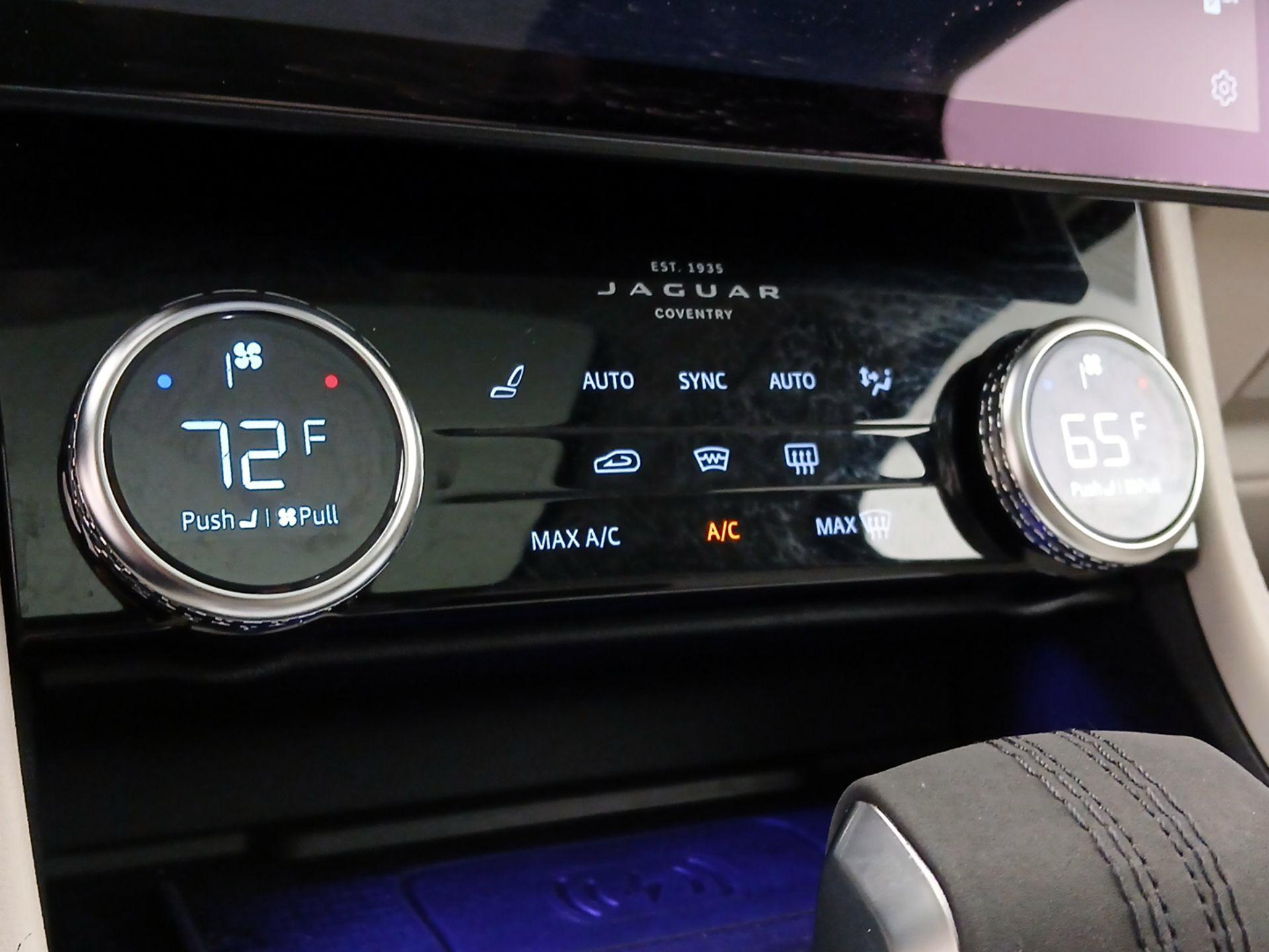 Thumbnail: 2022 Jaguar F-Pace - 16