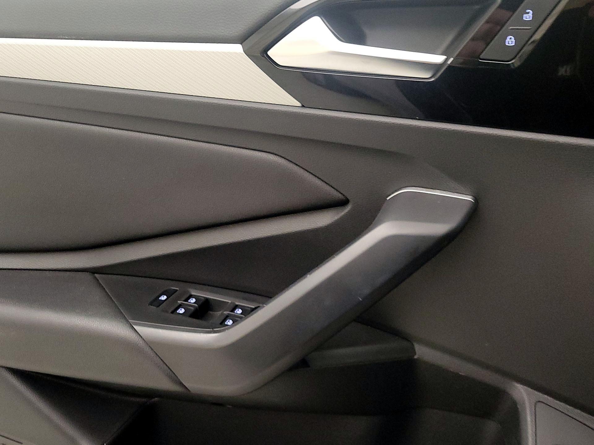 Thumbnail: 2019 Volkswagen Jetta - 12