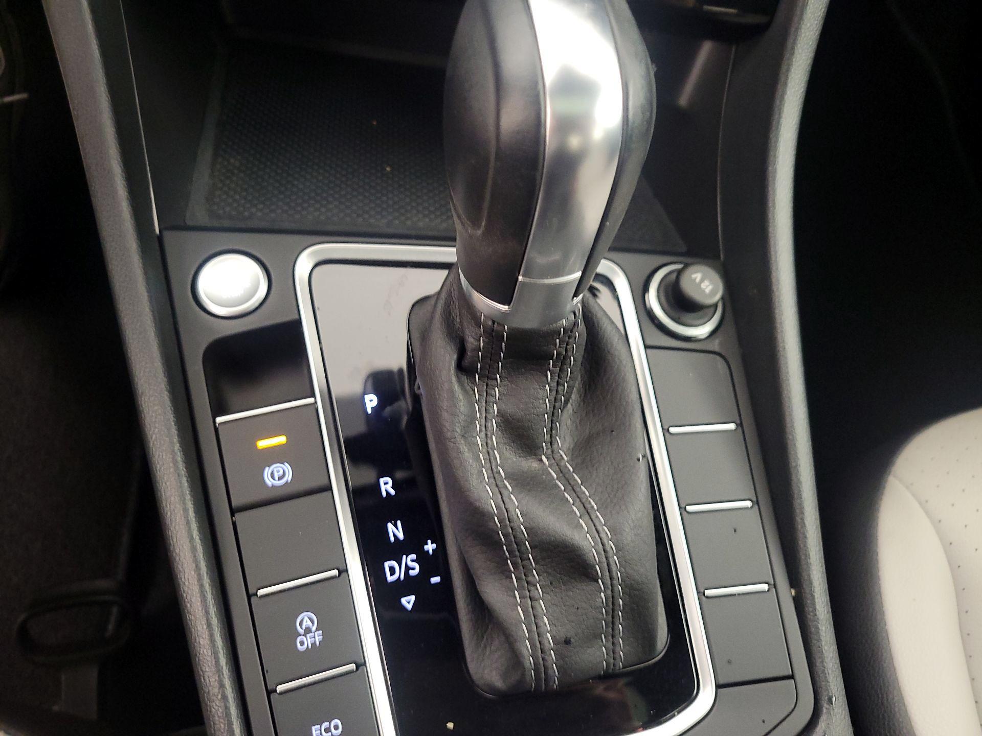 Thumbnail: 2019 Volkswagen Jetta - 17