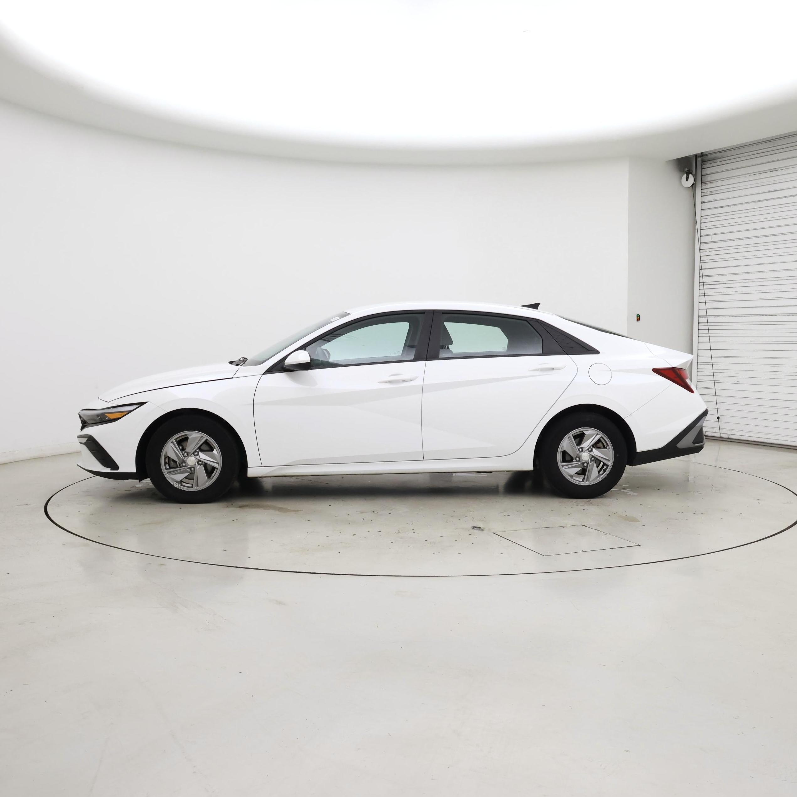 Thumbnail: 2024 Hyundai Elantra - 3