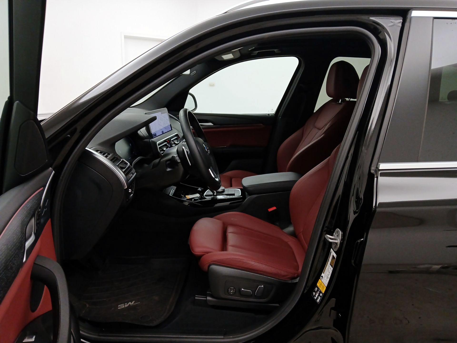 Thumbnail: 2024 BMW X3 - 11