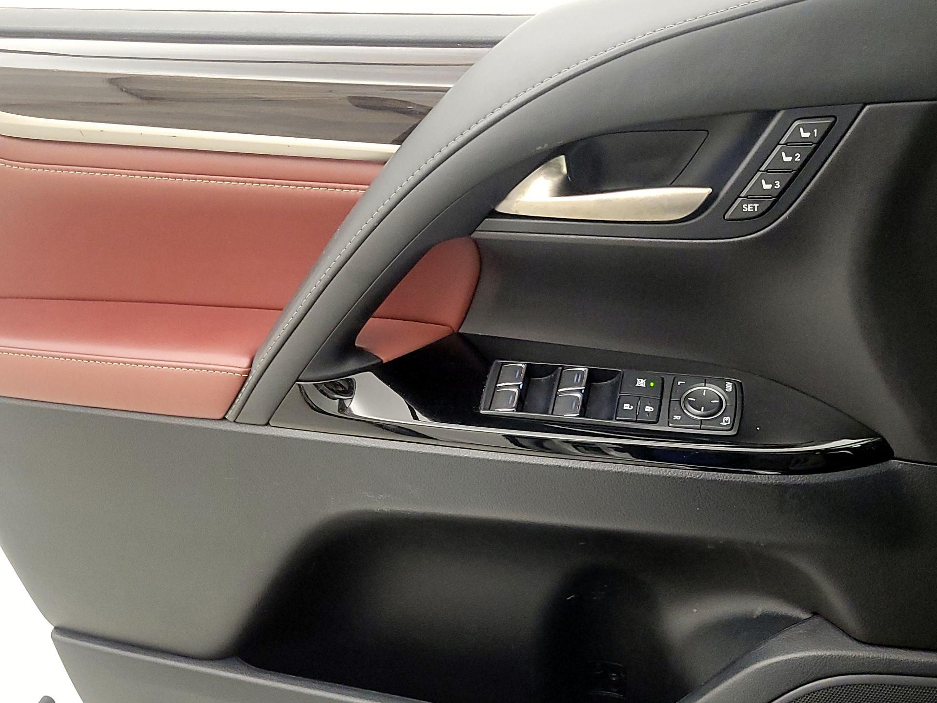 Thumbnail: 2019 Lexus LX - 12