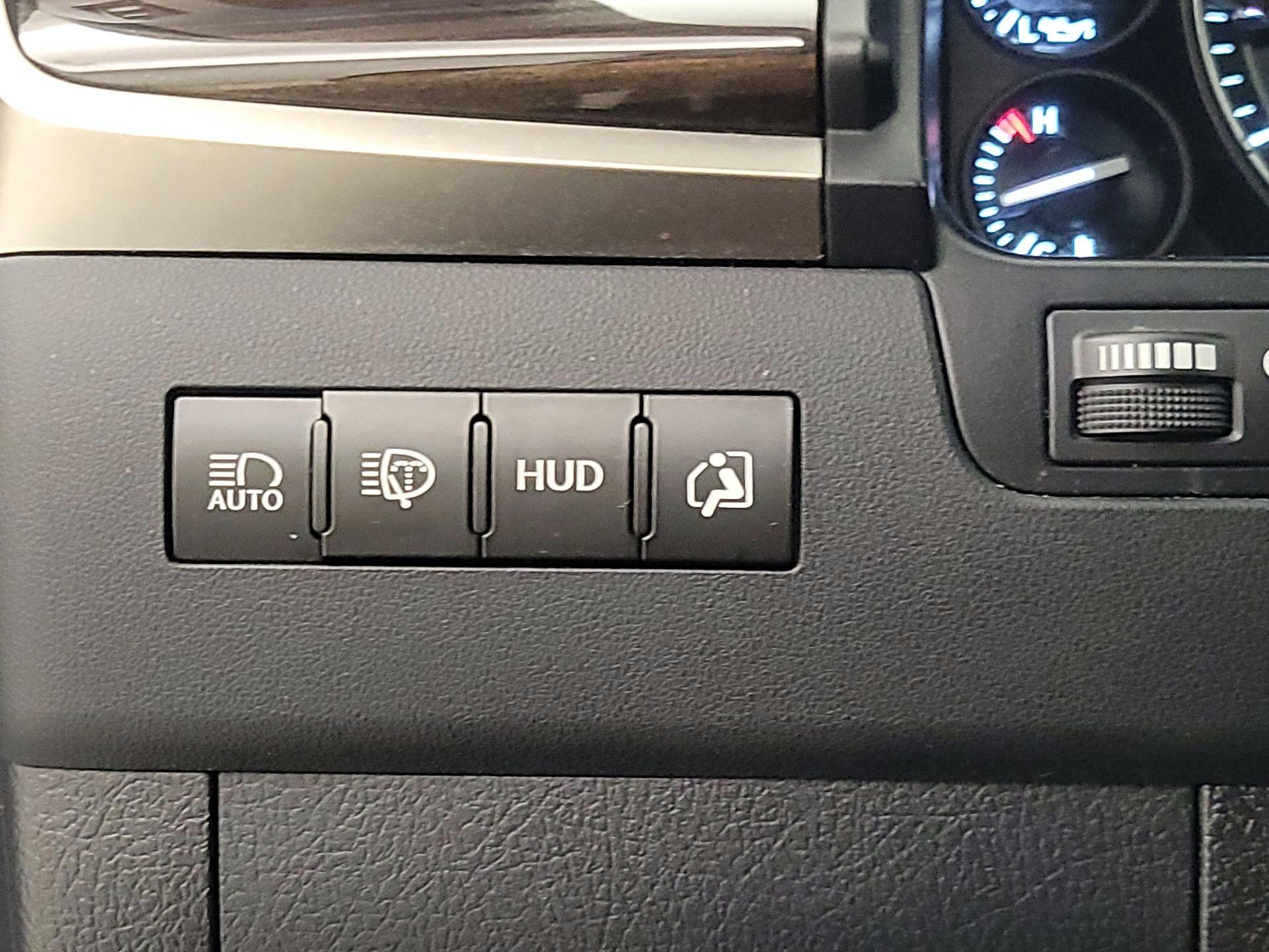 Thumbnail: 2019 Lexus LX - 13