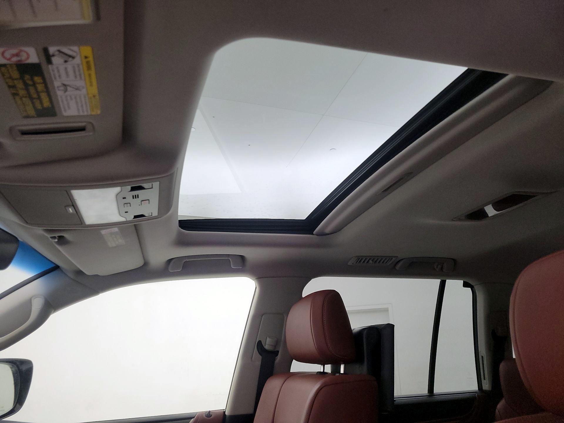 Thumbnail: 2019 Lexus LX - 19