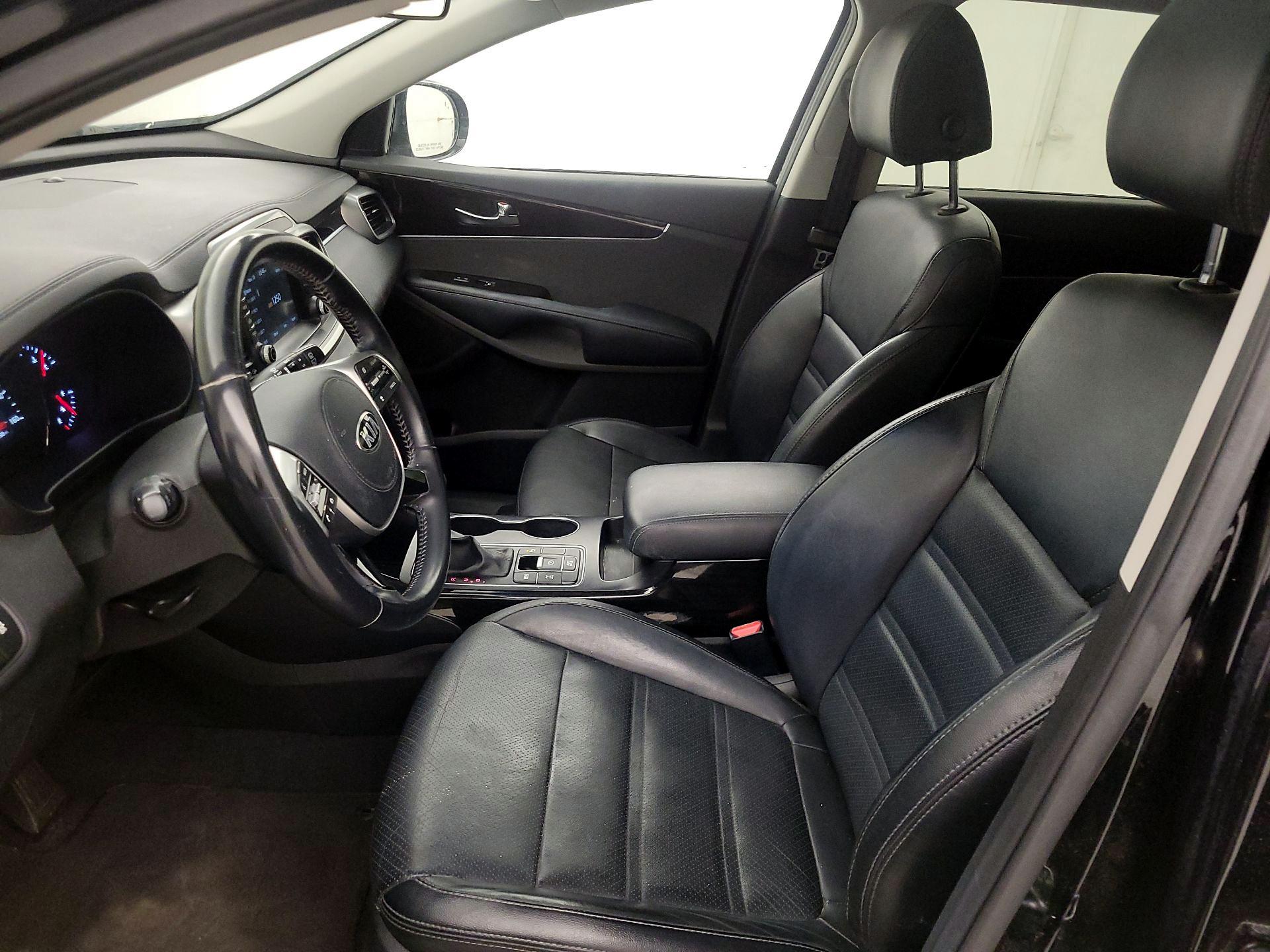 Thumbnail: 2020 Kia Sorento - 11