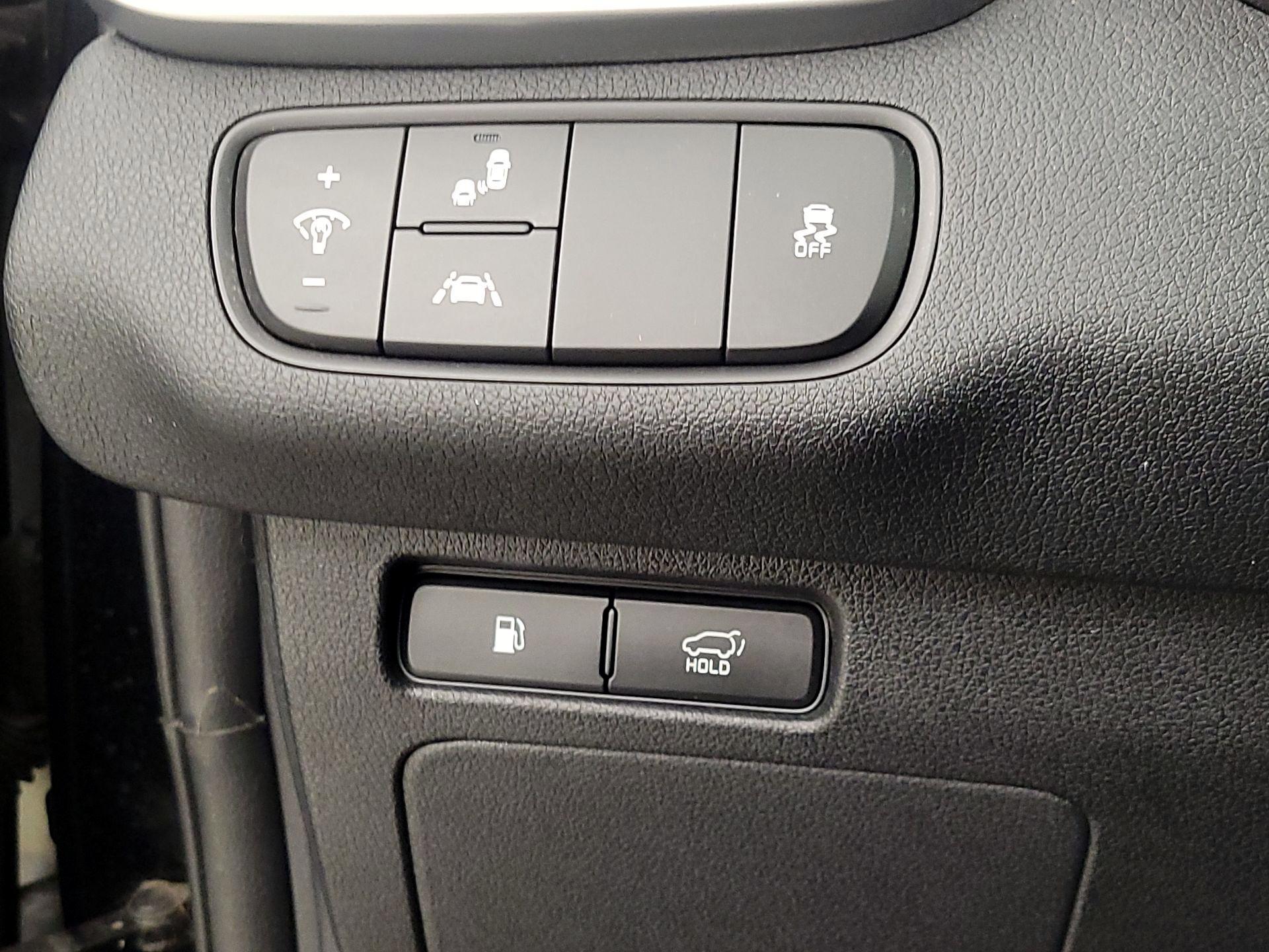 Thumbnail: 2020 Kia Sorento - 13