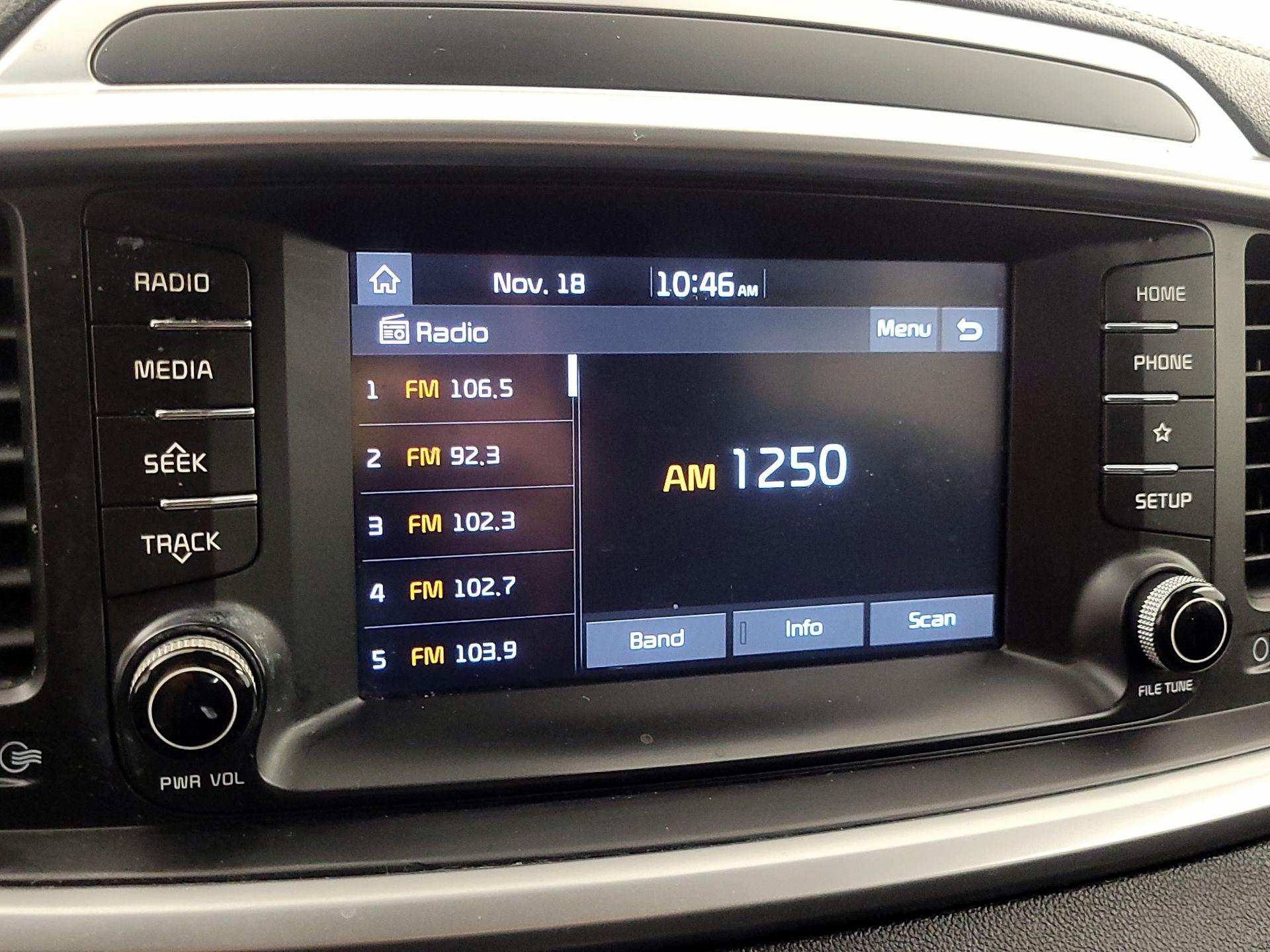 Thumbnail: 2020 Kia Sorento - 15