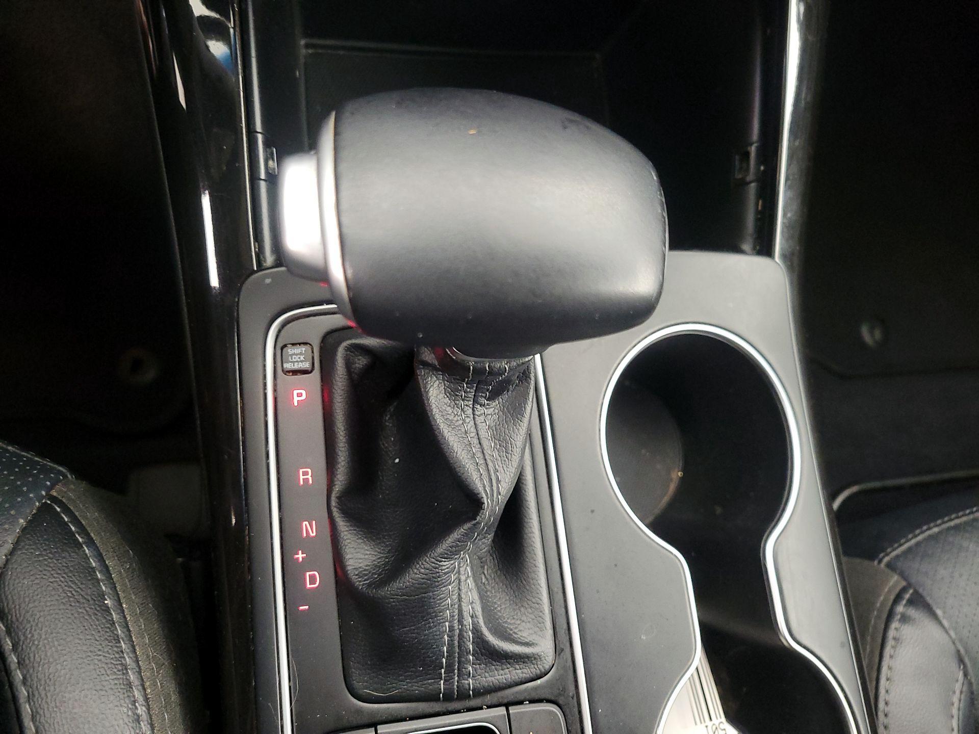 Thumbnail: 2020 Kia Sorento - 17