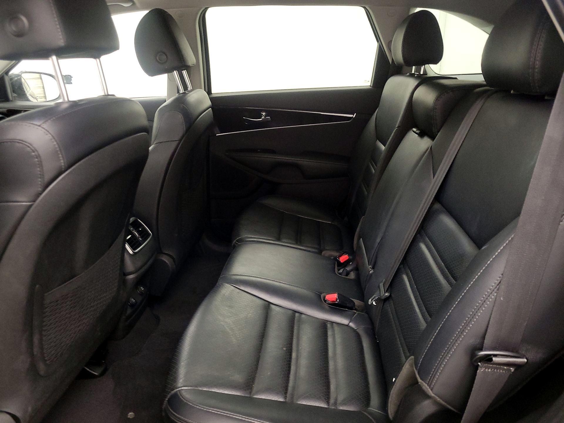 Thumbnail: 2020 Kia Sorento - 20