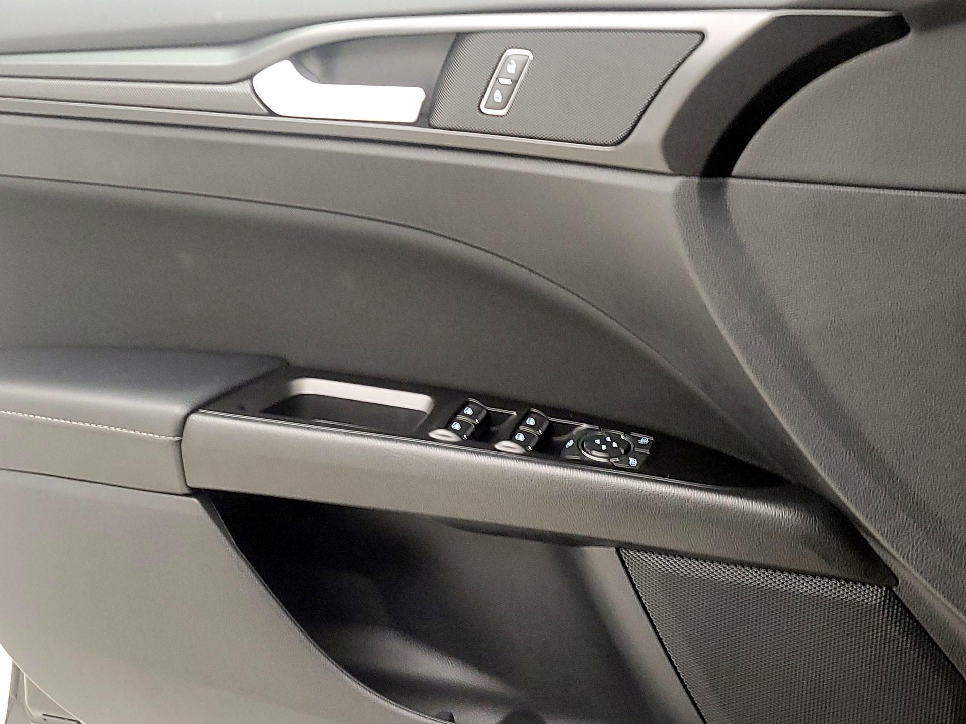 Thumbnail: 2018 Ford Fusion - 12