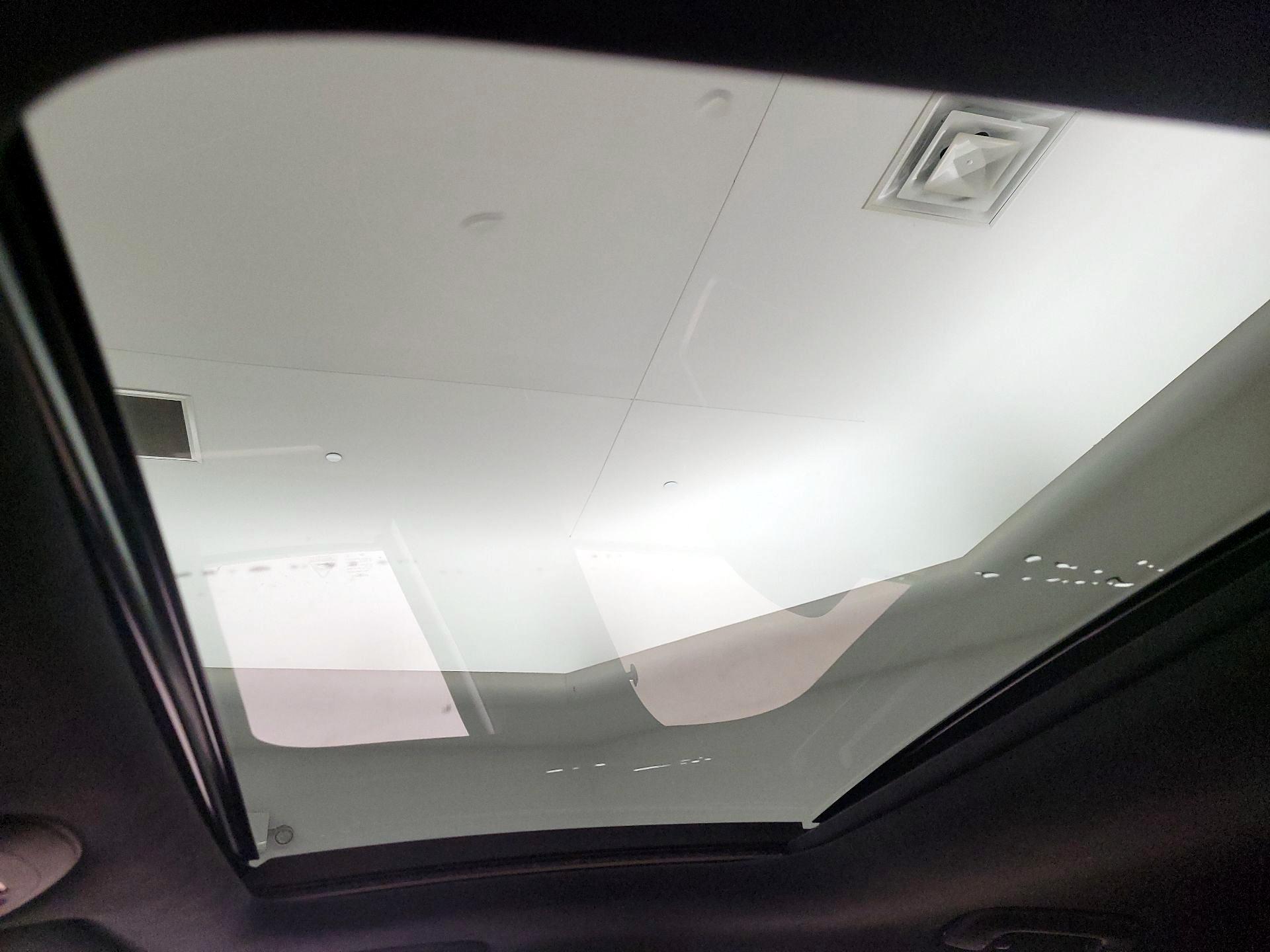 Thumbnail: 2021 Genesis G70 - 20