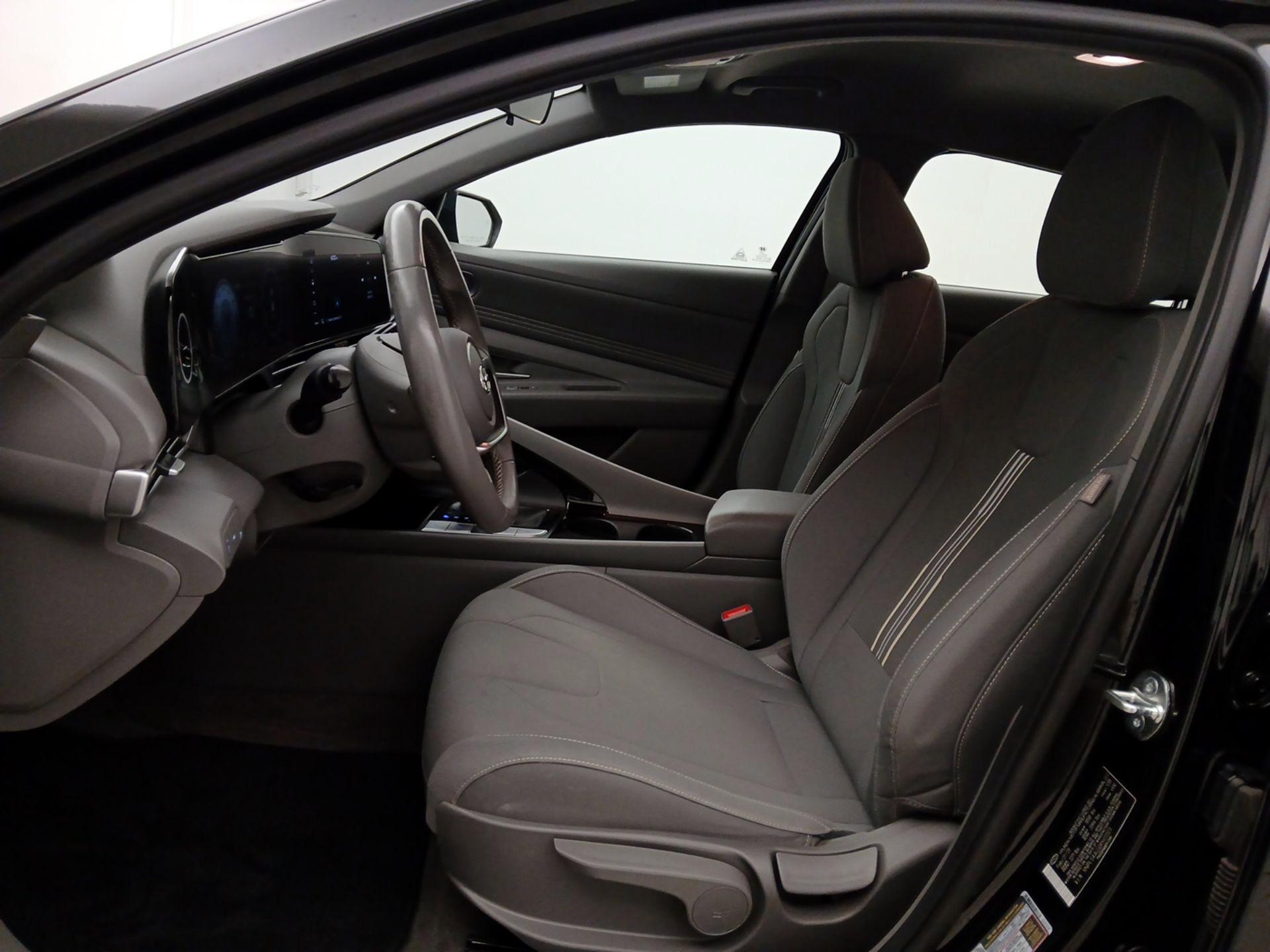 Thumbnail: 2023 Hyundai Elantra - 20