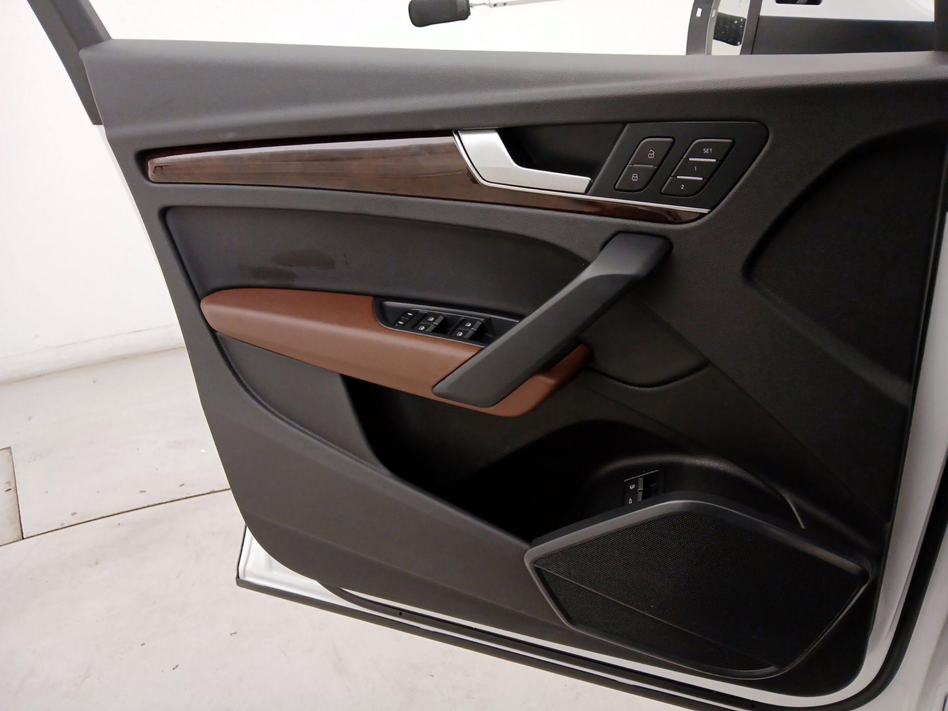 Thumbnail: 2020 Audi Q5 - 12