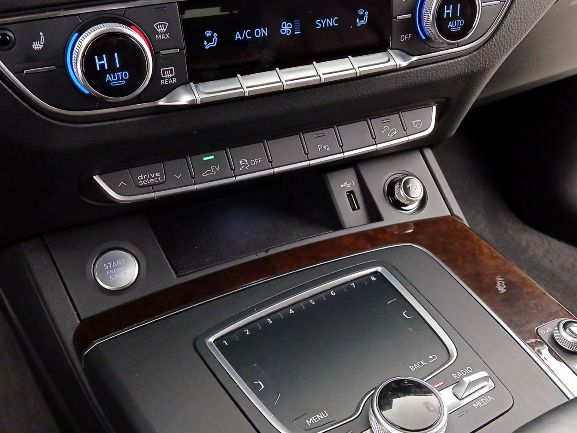 Thumbnail: 2020 Audi Q5 - 19