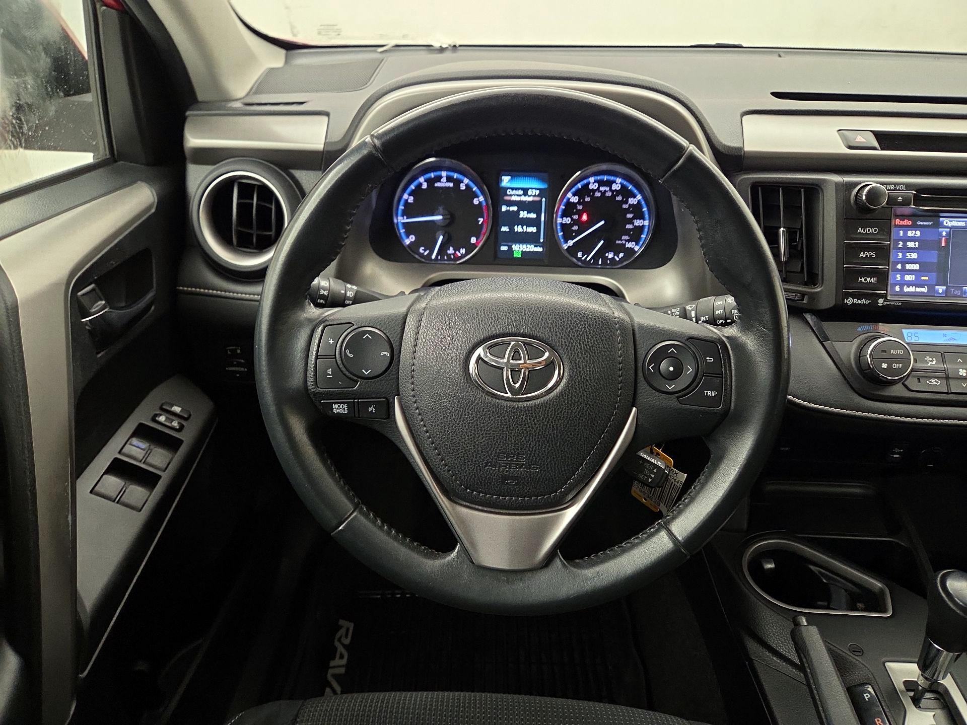 Thumbnail: 2016 Toyota RAV4 - 10