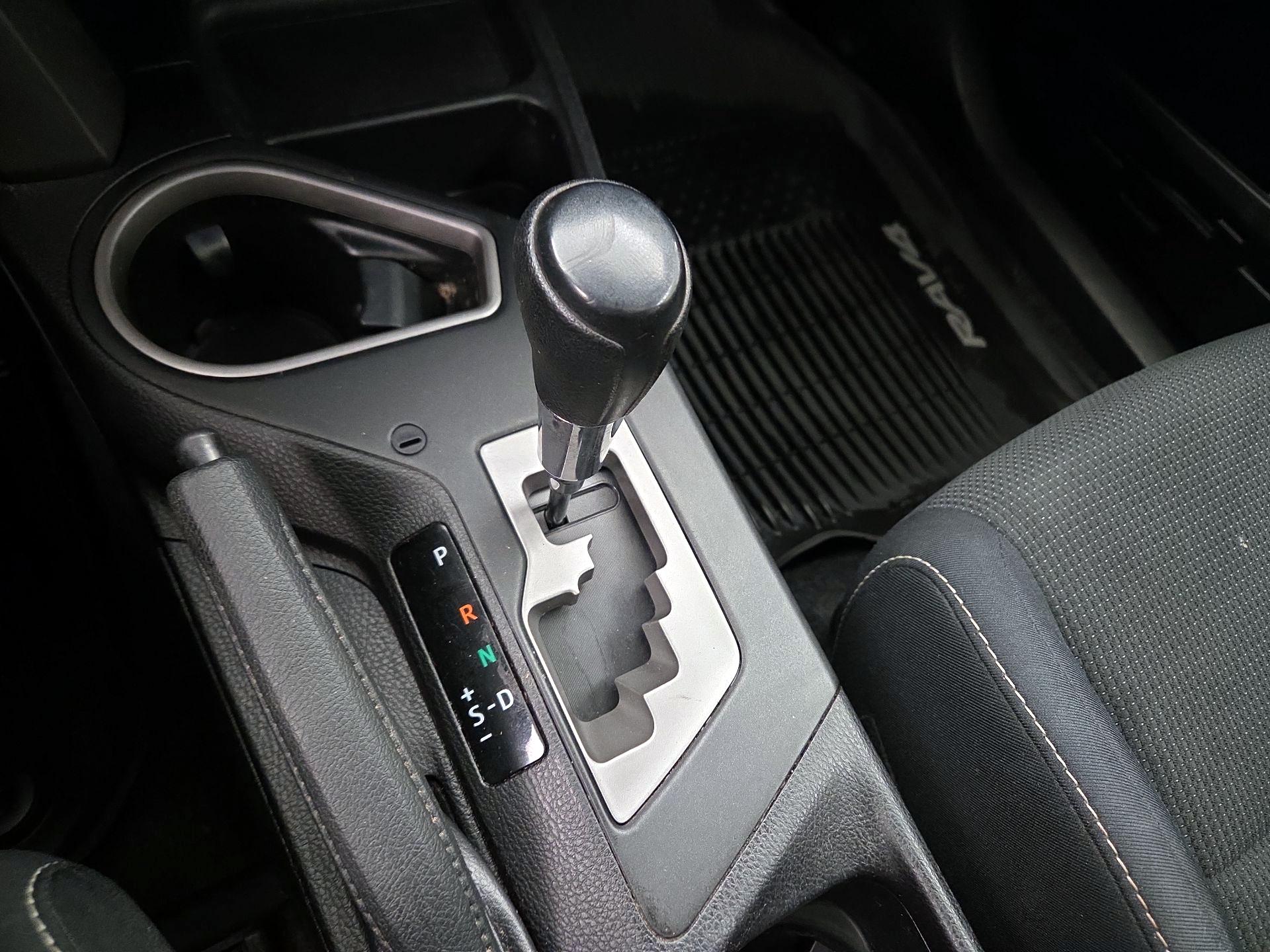 Thumbnail: 2016 Toyota RAV4 - 17