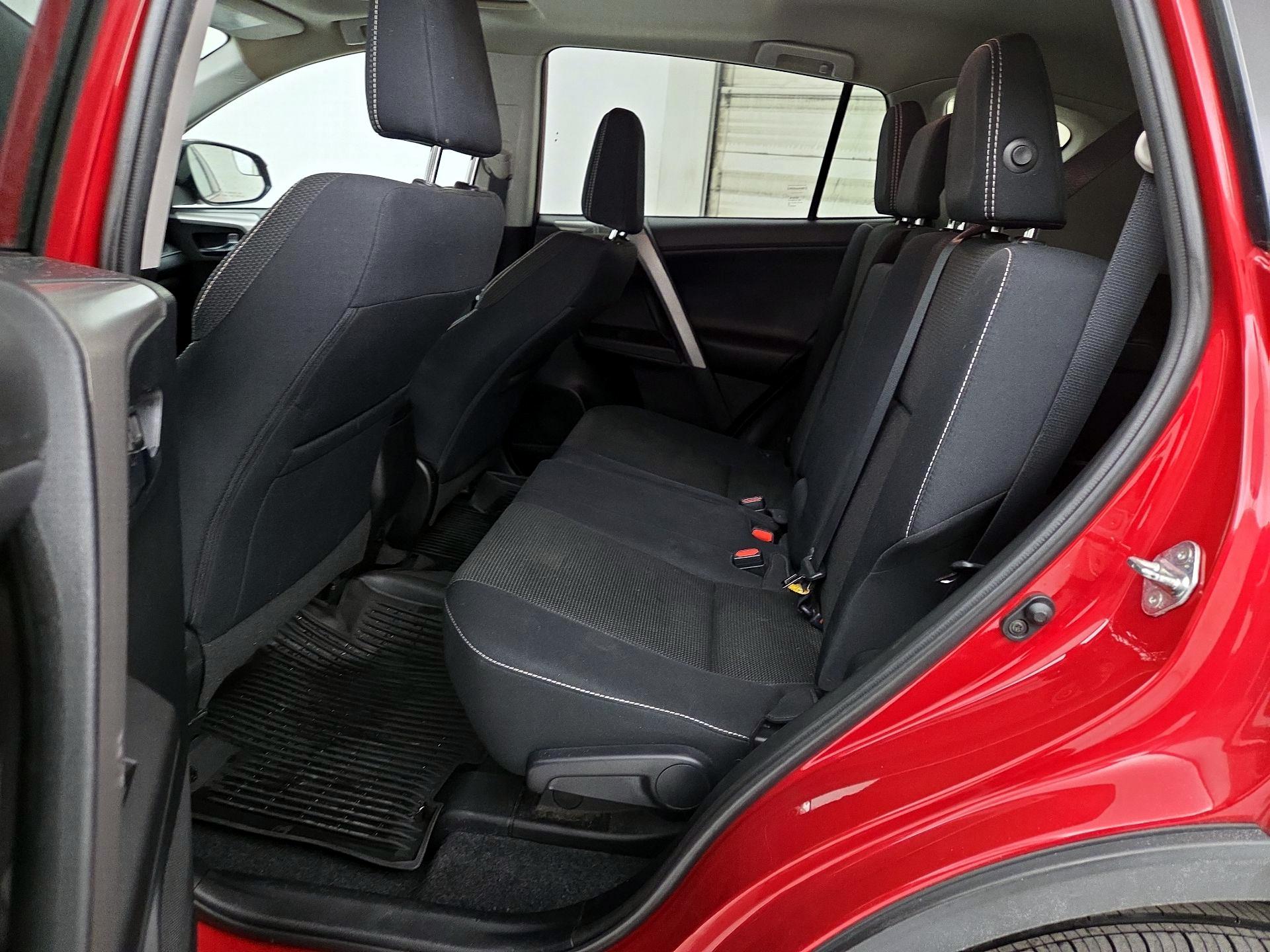 Thumbnail: 2016 Toyota RAV4 - 20