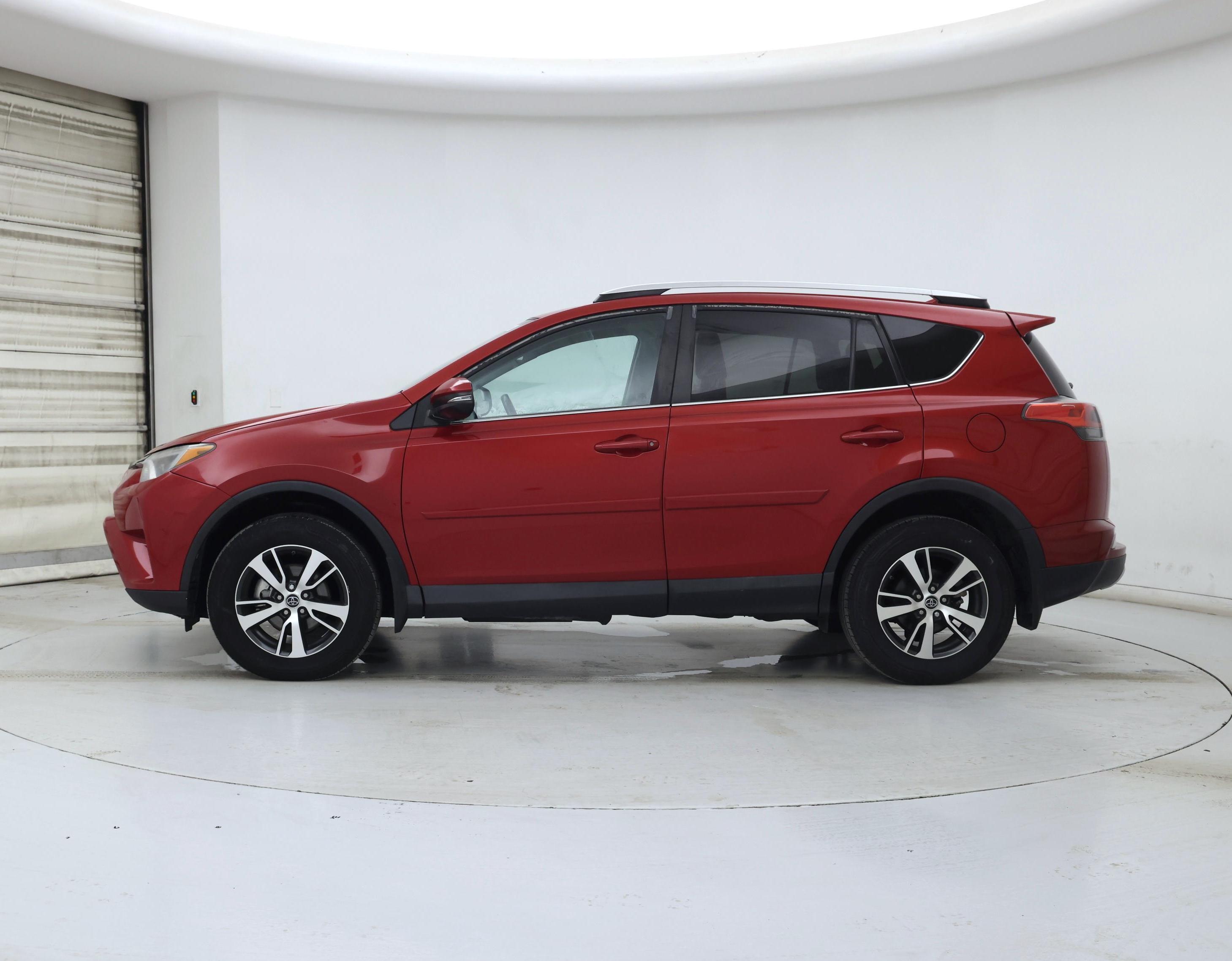 Thumbnail: 2016 Toyota RAV4 - 3