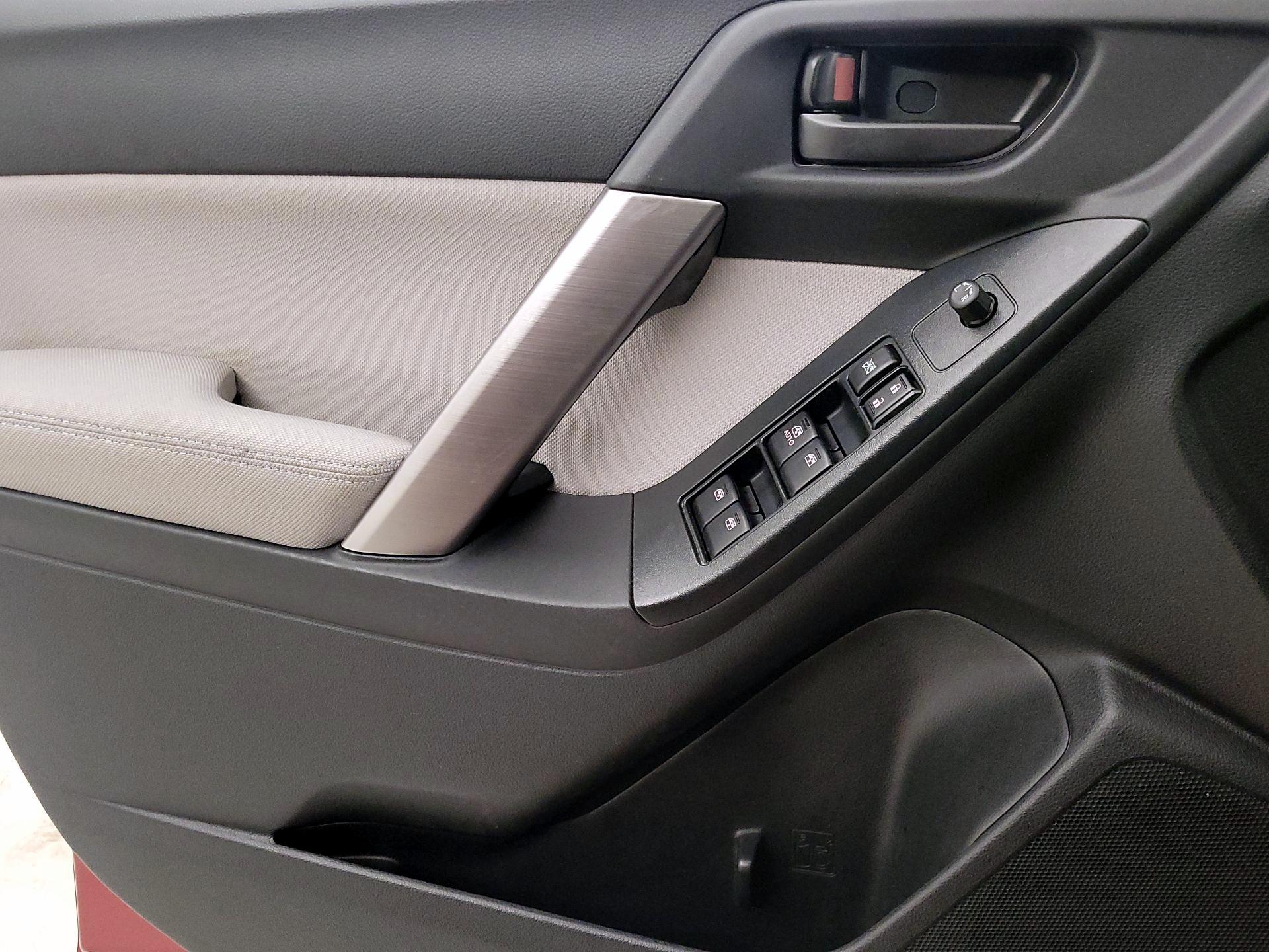 Thumbnail: 2015 Subaru Forester - 12