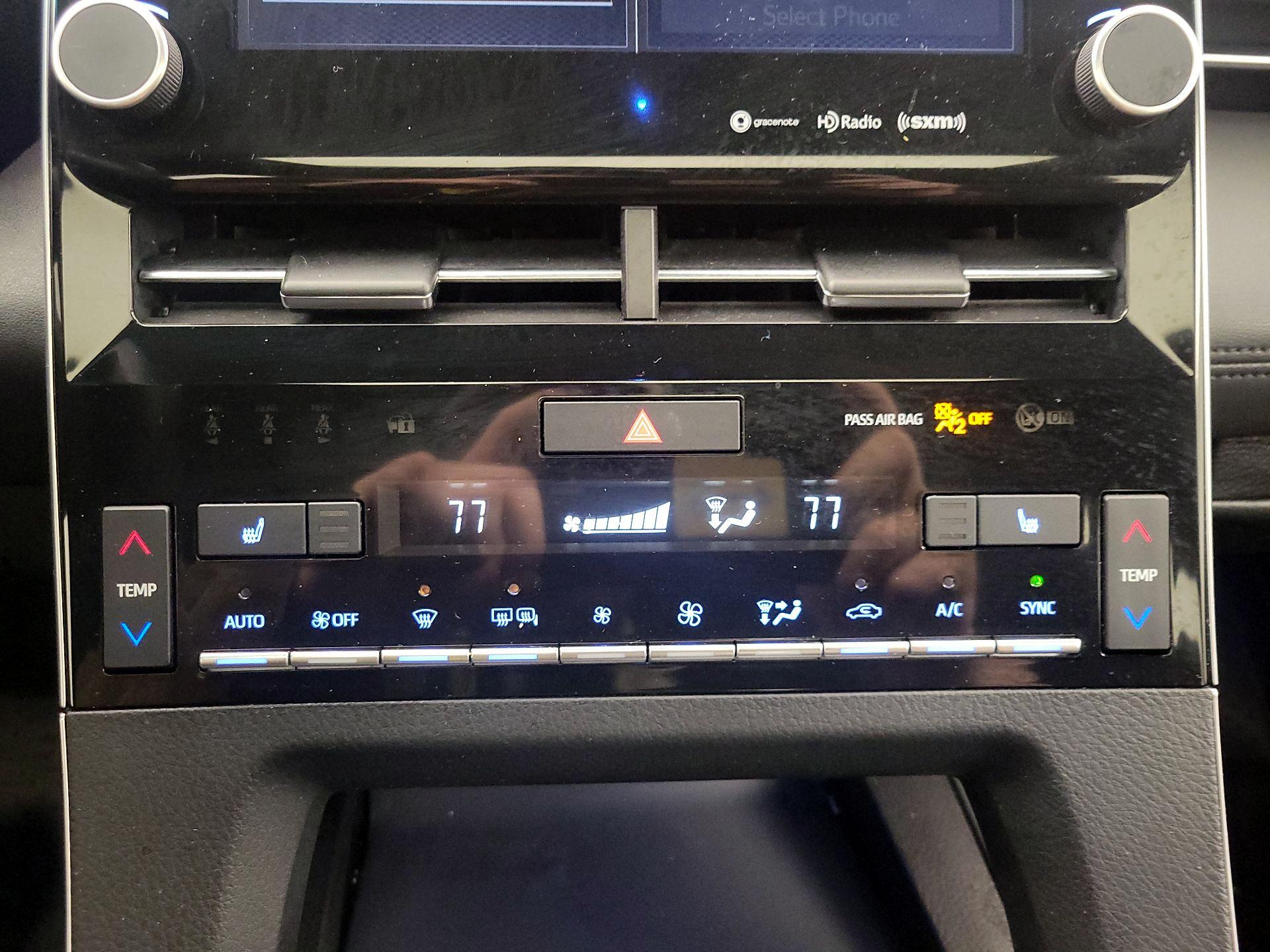 Thumbnail: 2019 Toyota Avalon - 16