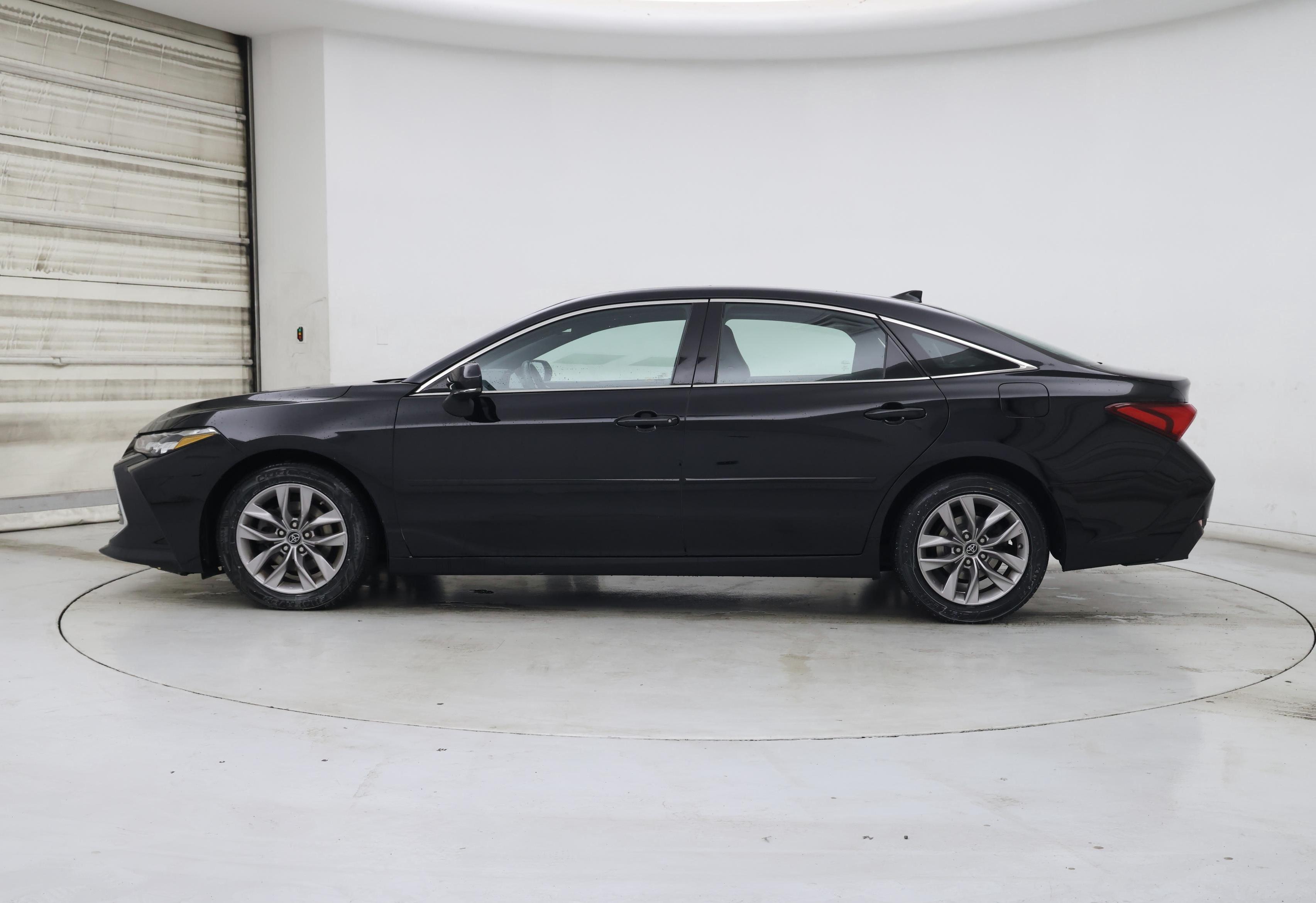 Thumbnail: 2019 Toyota Avalon - 3