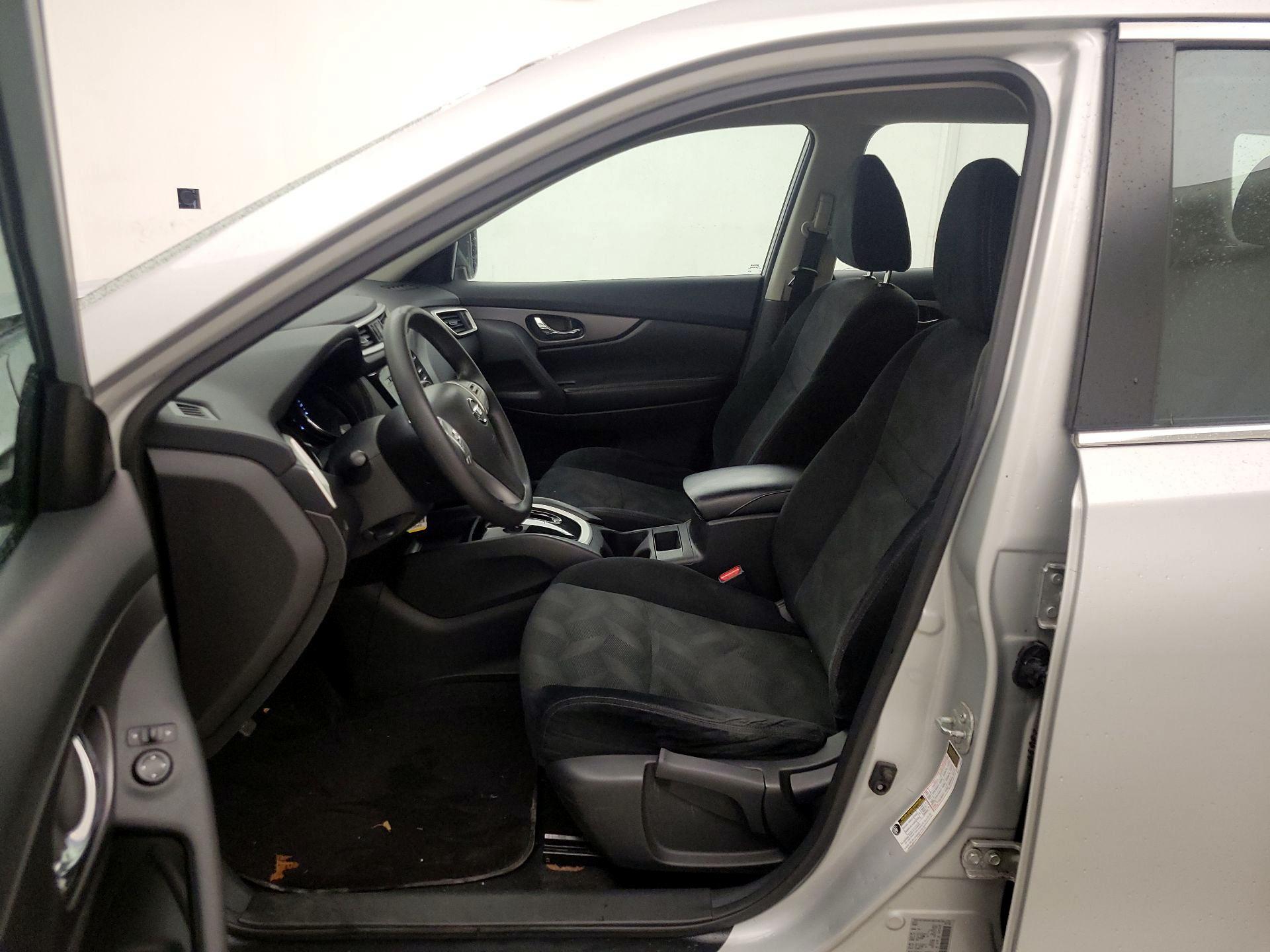 Thumbnail: 2016 Nissan Rogue - 11